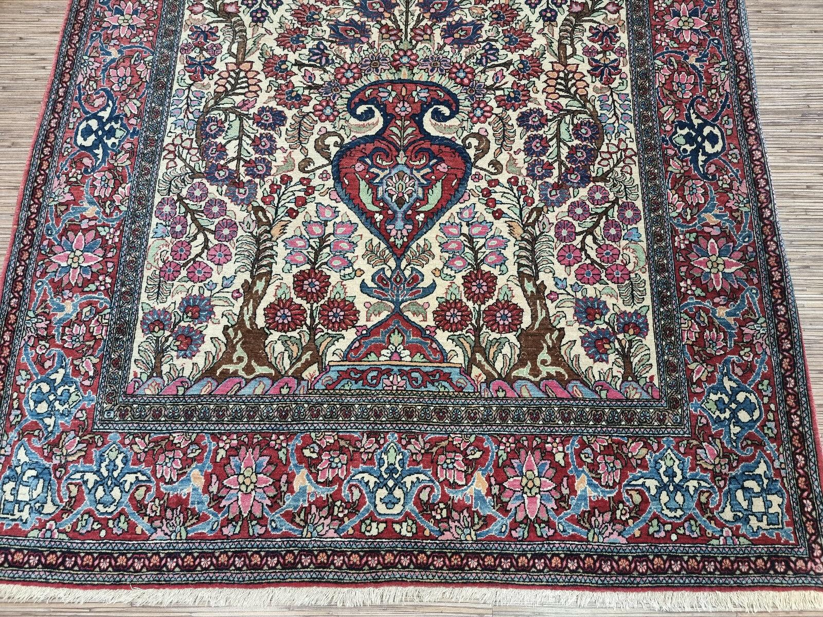 Tapis de prière persan ancien fait à la main de style Isfahan 4,6' x 6,8', 1900s - 1D85 en vente 1