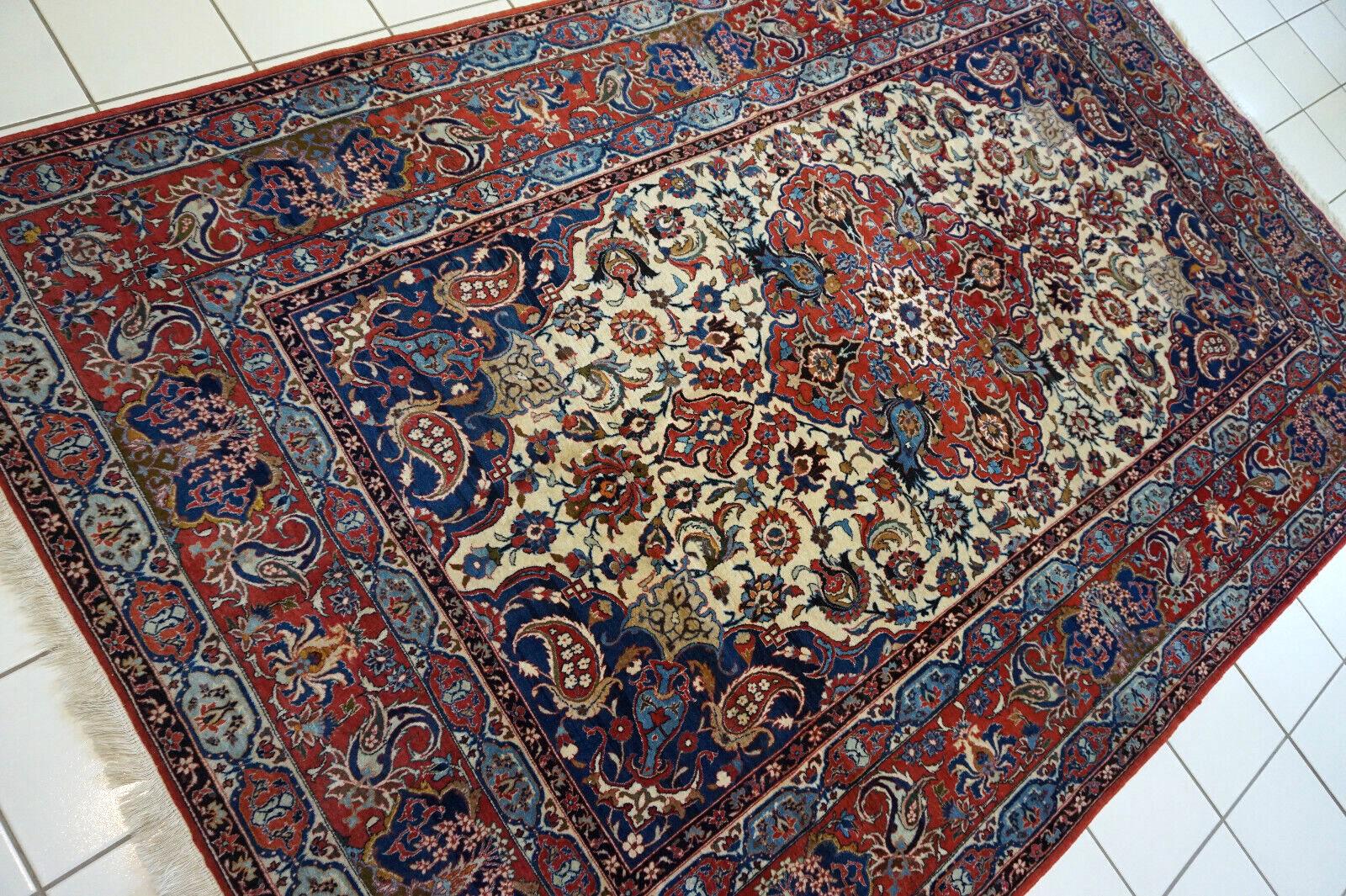 Handgefertigter antiker Isfahan-Teppich im persischen Stil 4,5' x 7,7', 1920er Jahre - 1D53 im Angebot 6