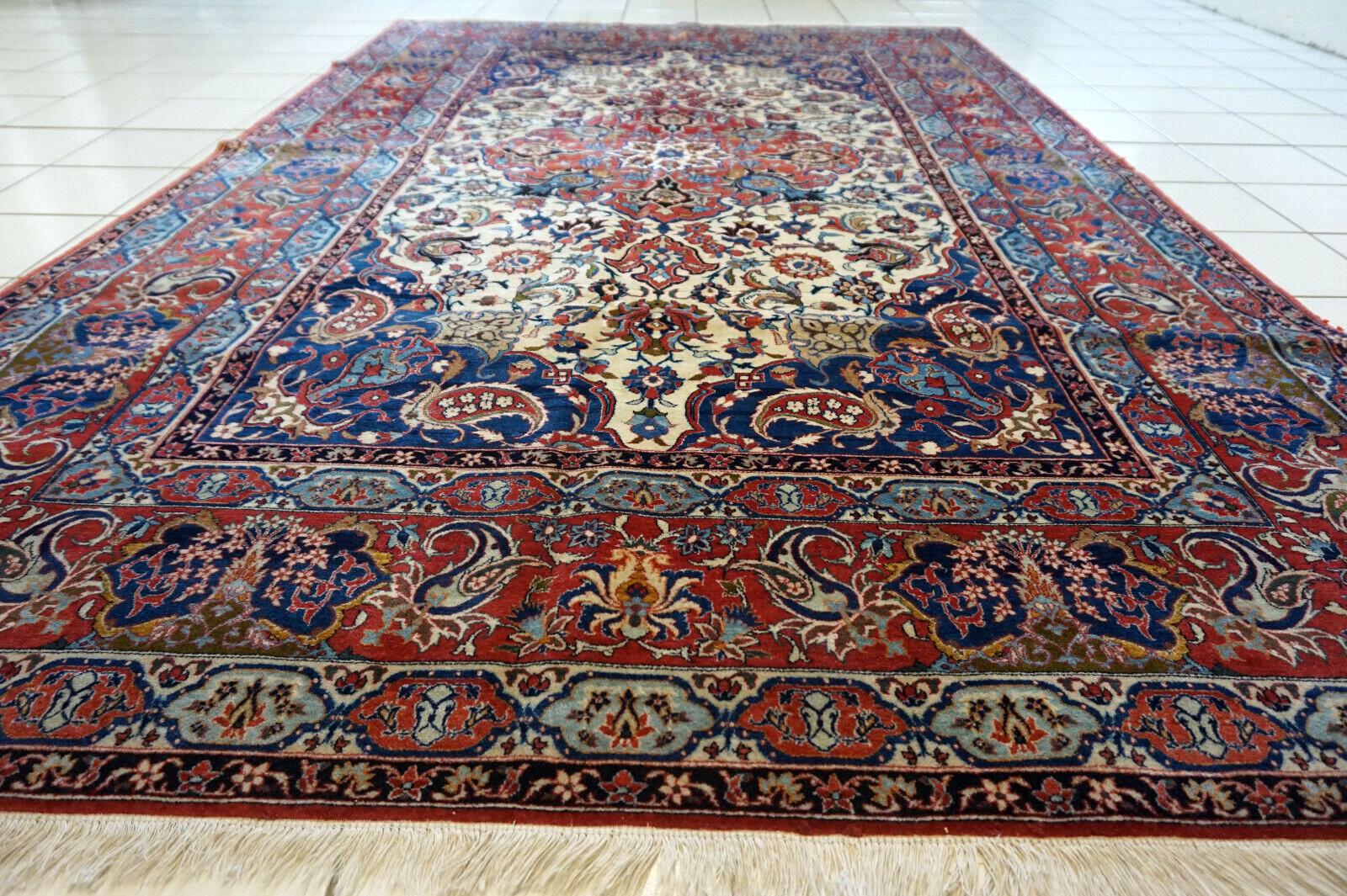 Handgefertigter antiker Isfahan-Teppich im persischen Stil 4,5' x 7,7', 1920er Jahre - 1D53 im Zustand „Gut“ im Angebot in Bordeaux, FR