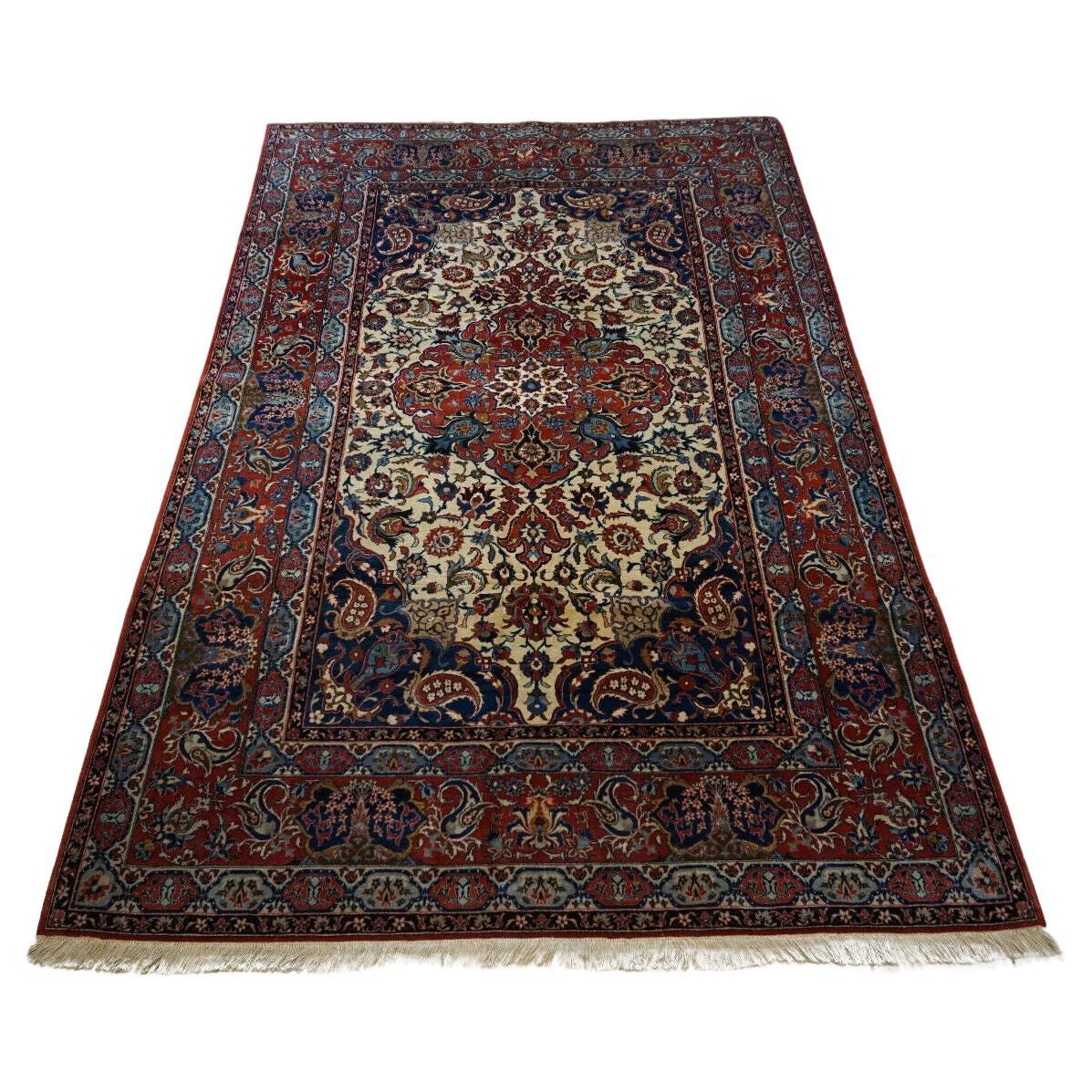 Handmade Antique Persian Style Isfahan Rug 4.5' x 7.7', 1920s - 1D53 For Sale