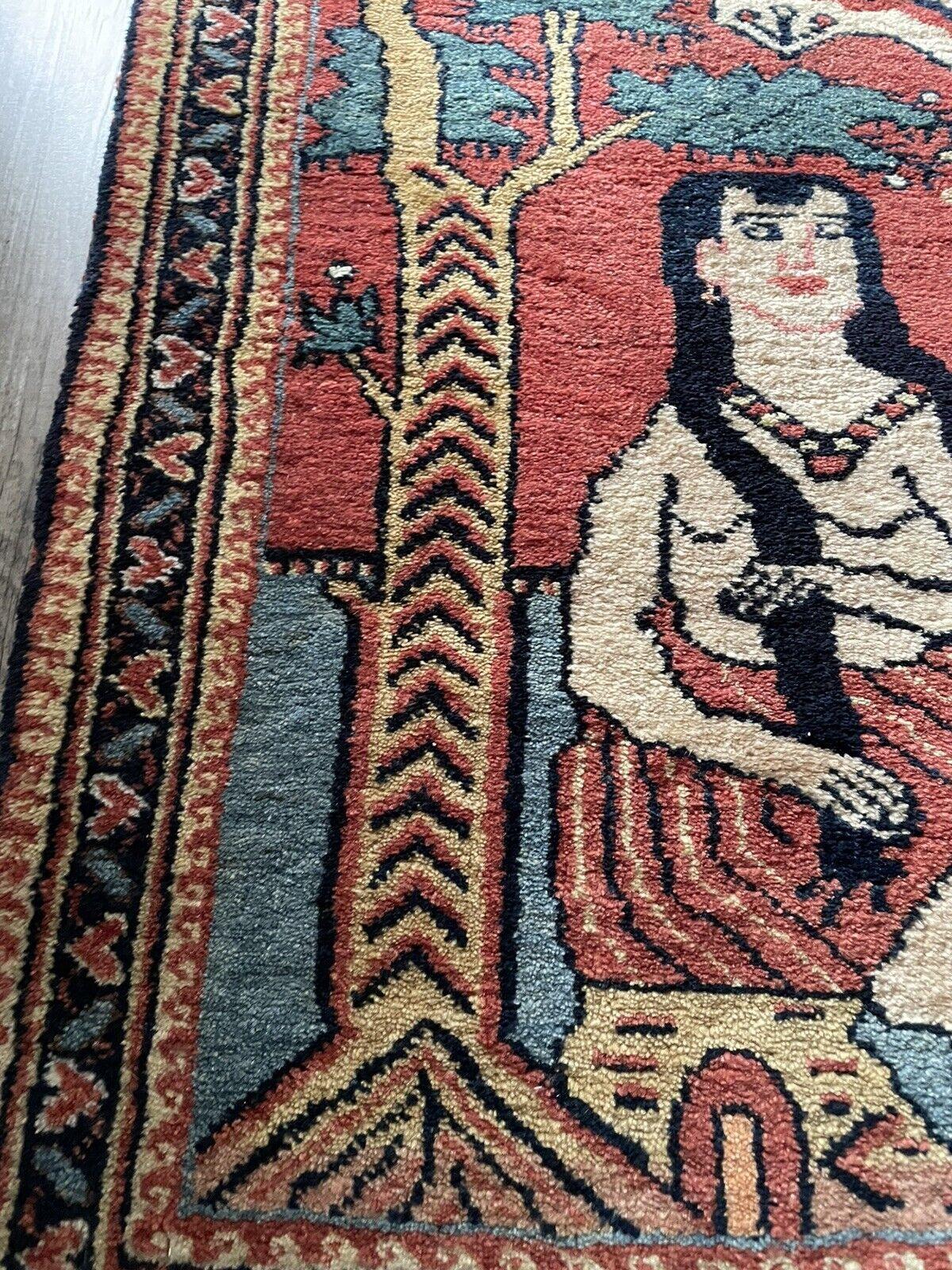 Laine Tapis Lilihan de style persan ancien fait à la main 2,2' x 3.1', années 1920 - 1N01 en vente