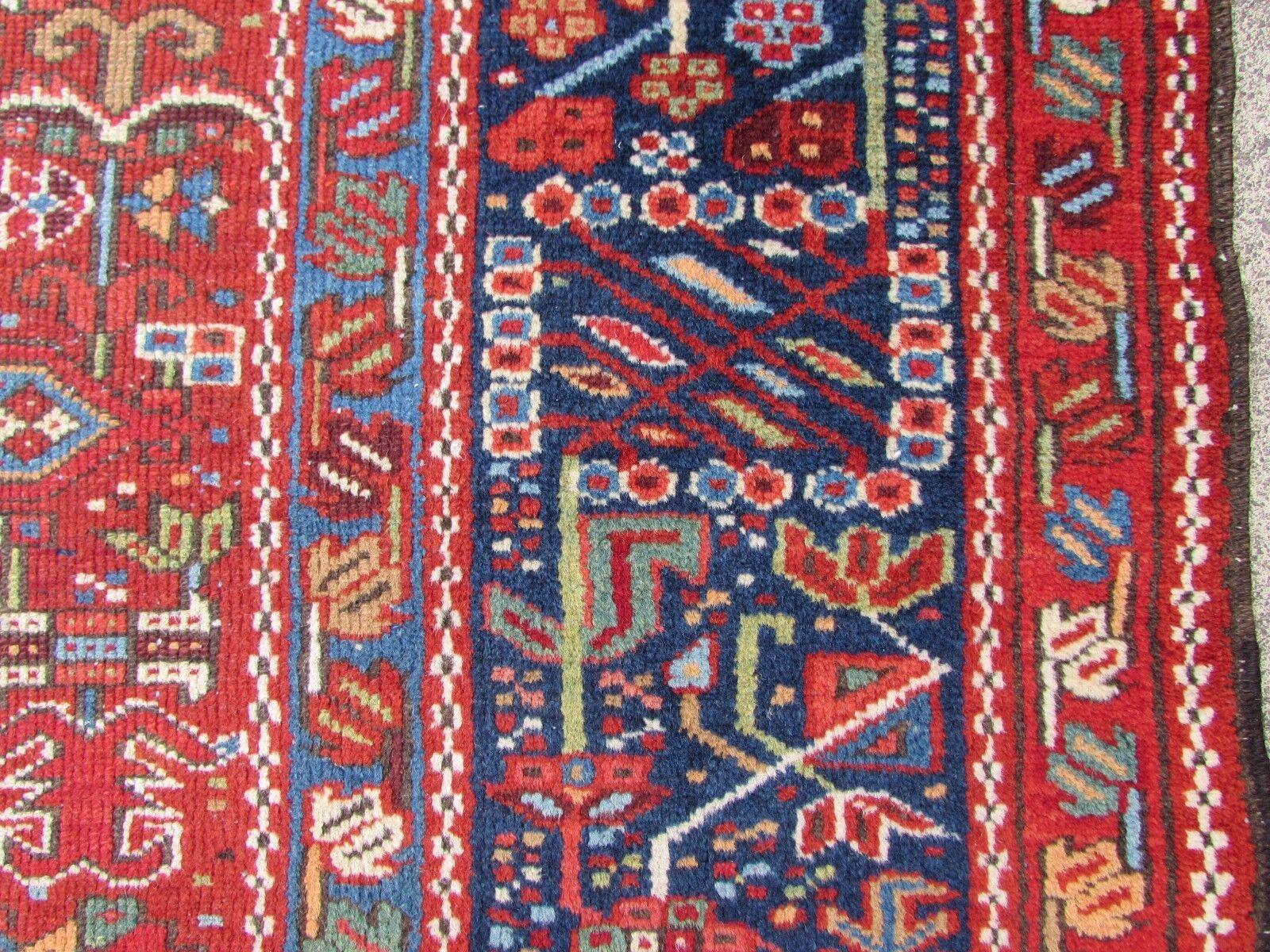  Handgefertigter antiker Karajeh-Teppich im persischen Stil 4,6' x 6', 1920er Jahre - 1Q56 im Zustand „Gut“ im Angebot in Bordeaux, FR