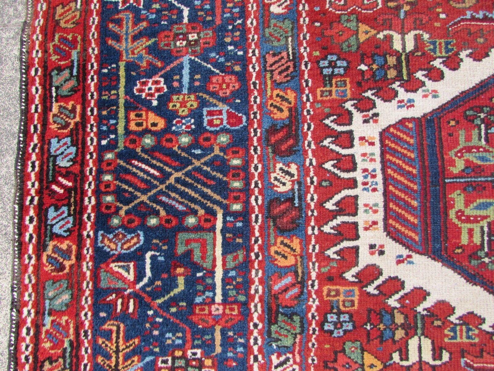  Handgefertigter antiker Karajeh-Teppich im persischen Stil 4,6' x 6', 1920er Jahre - 1Q56 (Wolle) im Angebot