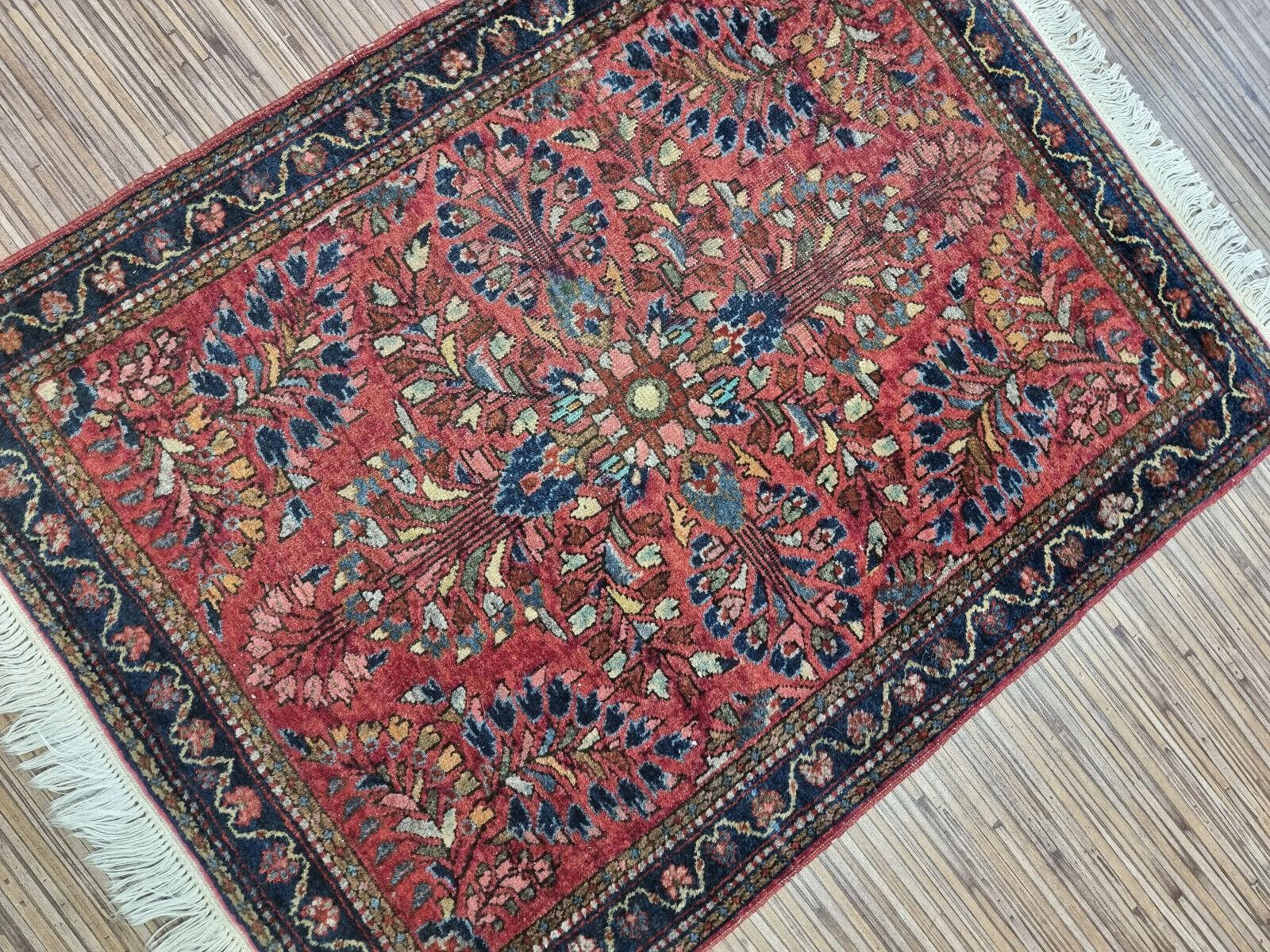 Tapis Sarouk de style persan ancien fait à la main 2' x 2,5', années 1920 - 1D138 en vente 4
