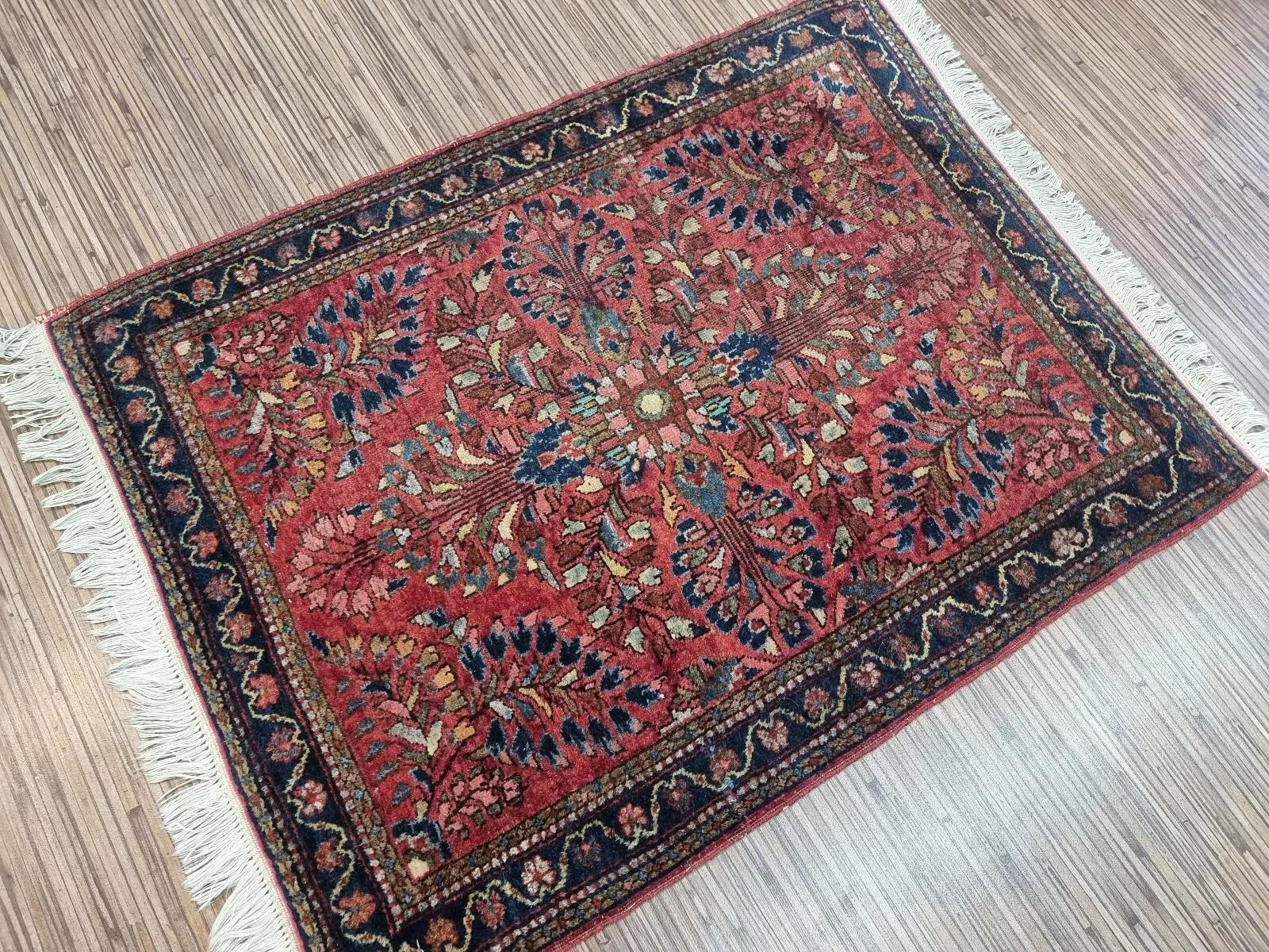 Début du 20ème siècle Tapis Sarouk de style persan ancien fait à la main 2' x 2,5', années 1920 - 1D138 en vente
