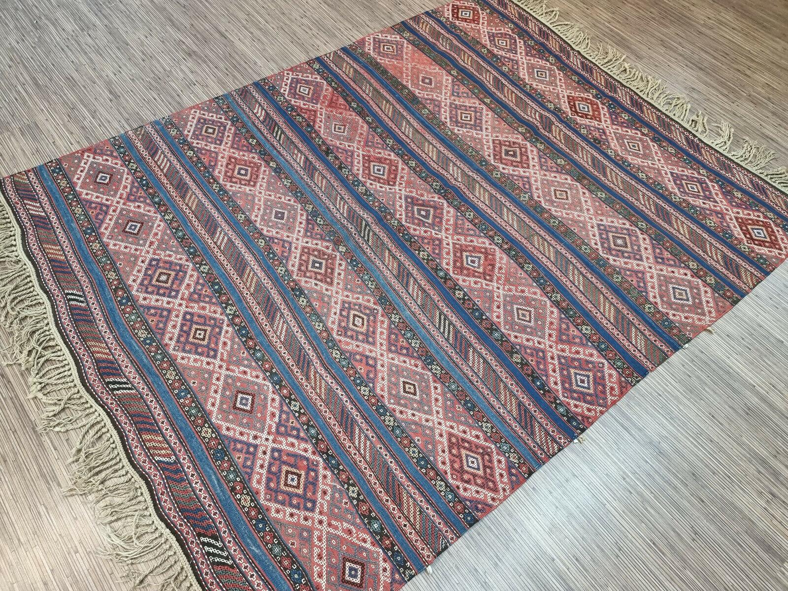 Handmade Antique Persian Style Sumak Kilim Rug 5.4' x 7', 1920s - 1D86 In Good Condition In Bordeaux, FR