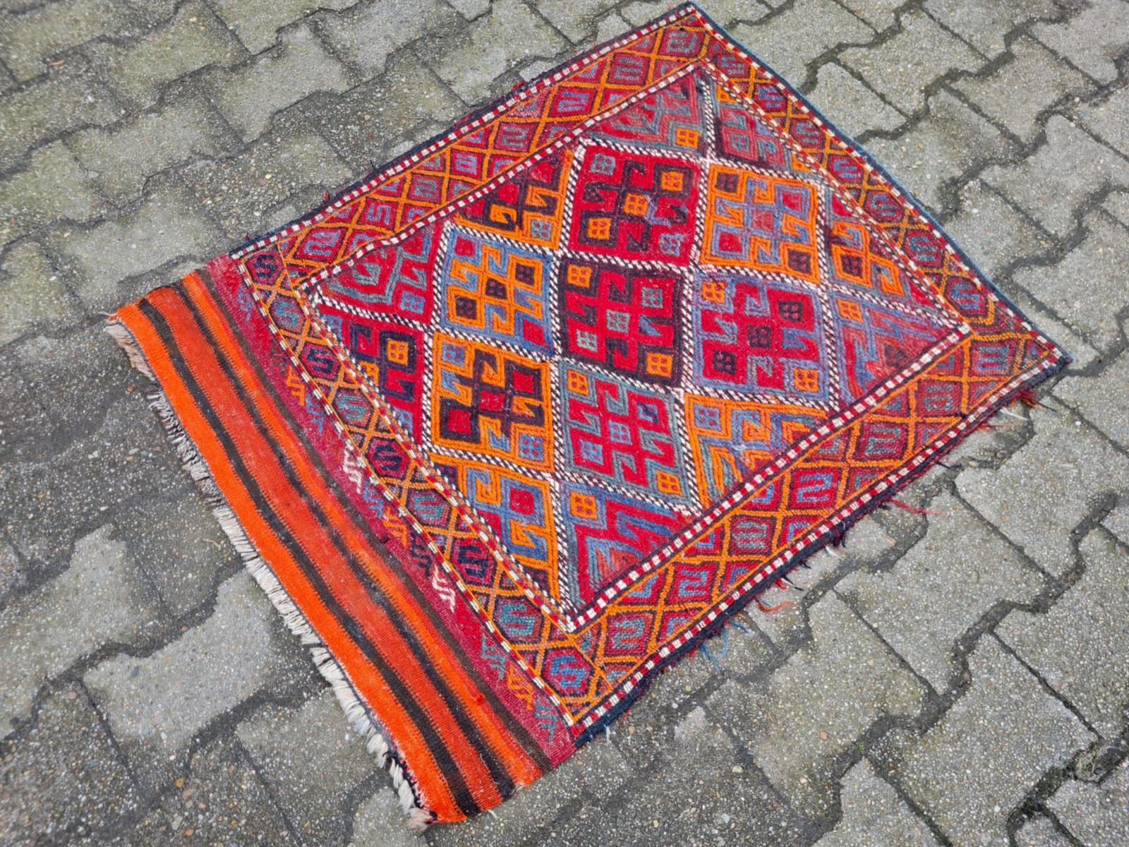 Alfombra persa antigua Sumak Kilim hecha a mano 2,6' x 3,2' Años 30 - 2K61 Anudado a mano en venta
