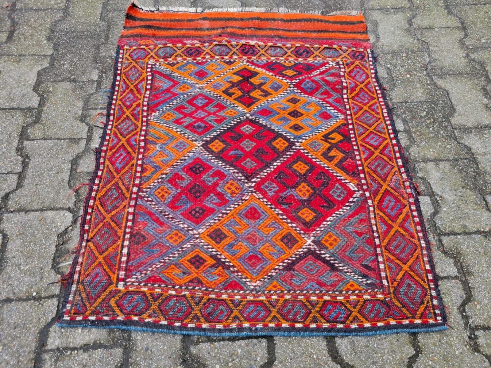 Alfombra persa antigua Sumak Kilim hecha a mano 2,6' x 3,2' Años 30 - 2K61 en Bueno estado para la venta en Bordeaux, FR