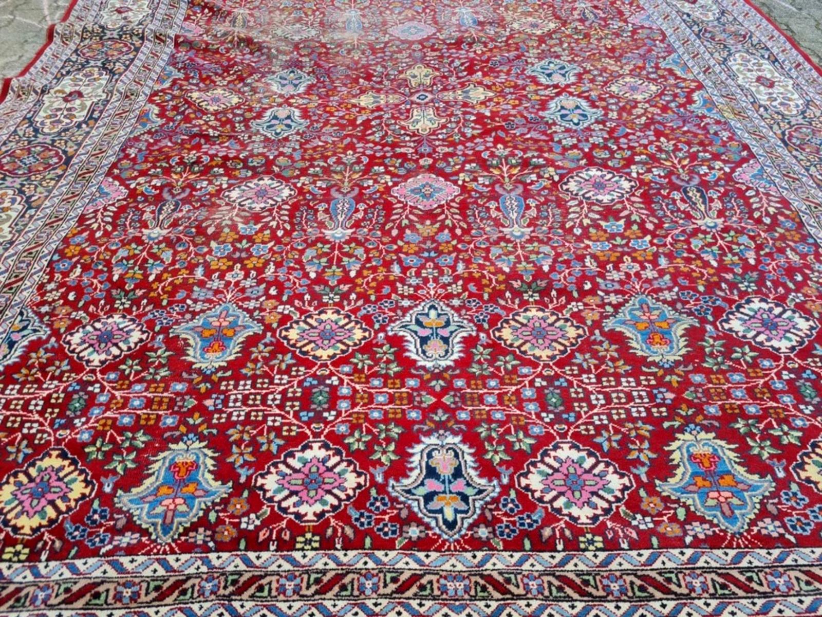 Handgefertigter antiker persischer Täbris Teppich 8.9' x 12.8' 1920er Jahre - 2K65 (Französisch) im Angebot