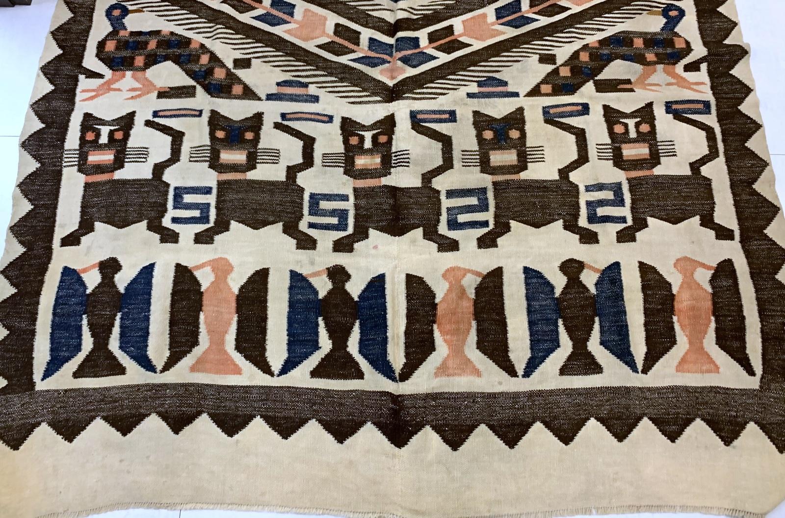 Tapis Kilim péruvien ancien fait à la main 5.5' x 7', 1900s - 2B64 État moyen - En vente à Bordeaux, FR