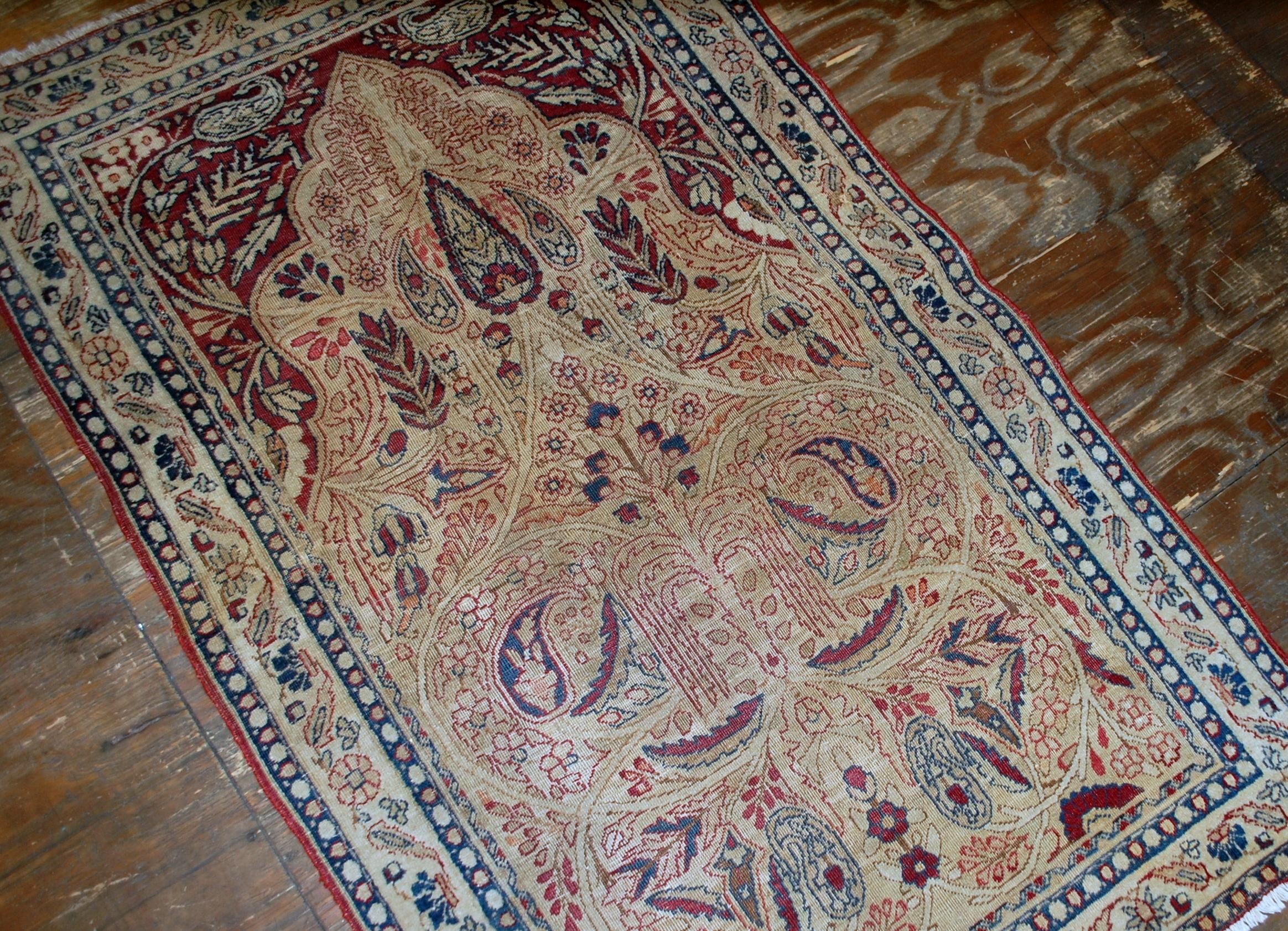 Handmade Antique Prayer Kerman Lavar Style Rug, 1880s, 1B524 In Fair Condition For Sale In Bordeaux, FR