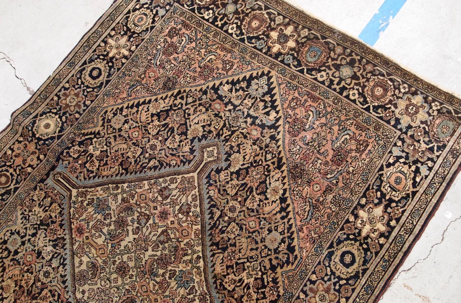 Annodato a mano Tappeto antico fatto a mano in stile Sarouk Farahan, 1880, 1B738 in vendita