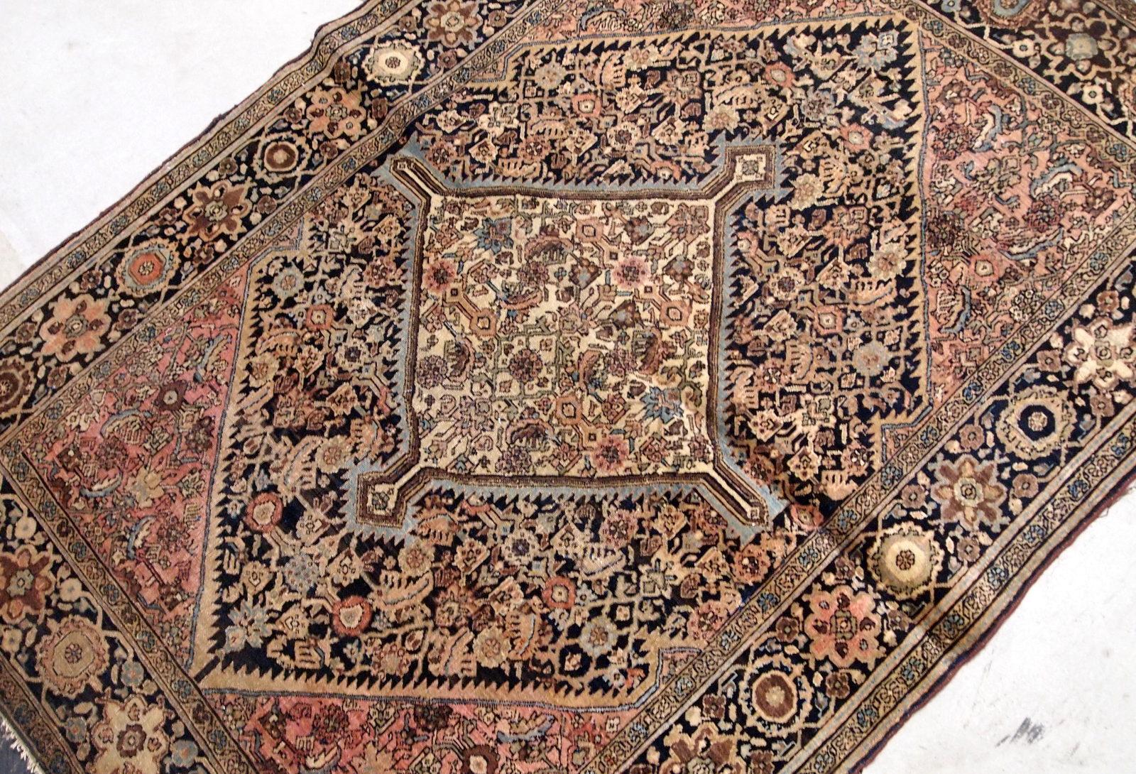 Handmade Antique Sarouk Farahan Style Rug, 1880s, 1B738 In Good Condition For Sale In Bordeaux, FR