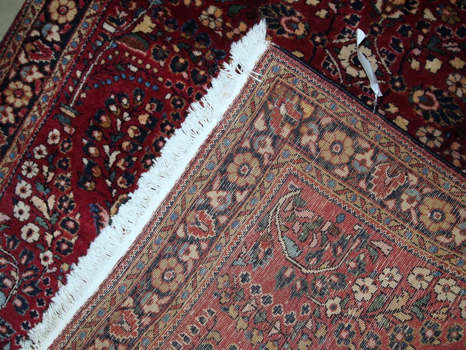Hand-Knotted Handmade Antique Sarouk Style Rug, 1920s, 1B736 For Sale