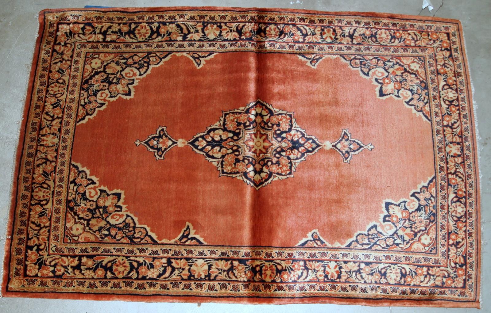 Handmade Antique Sarouk Style Rug, 1920s, 1B750 In Good Condition For Sale In Bordeaux, FR