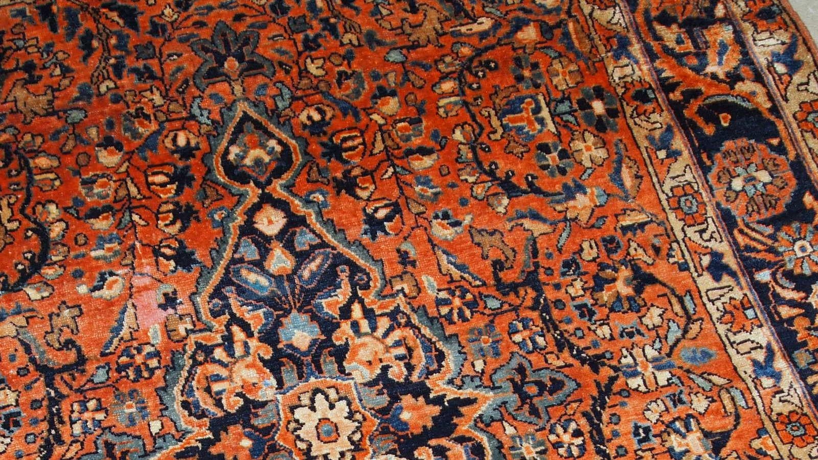 Handgefertigter antiker Teppich im Sarouk-Stil, 1920er Jahre, 1B783 im Angebot 1