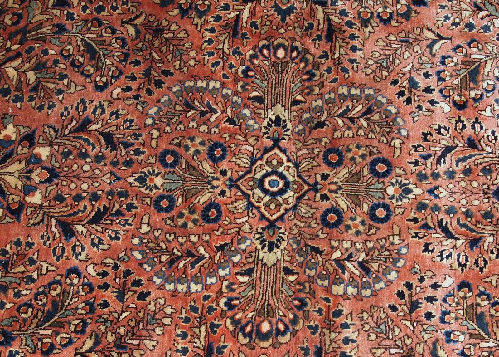 Handmade Antique Sarouk Style Rug, 1920s, 1B823 In Good Condition For Sale In Bordeaux, FR