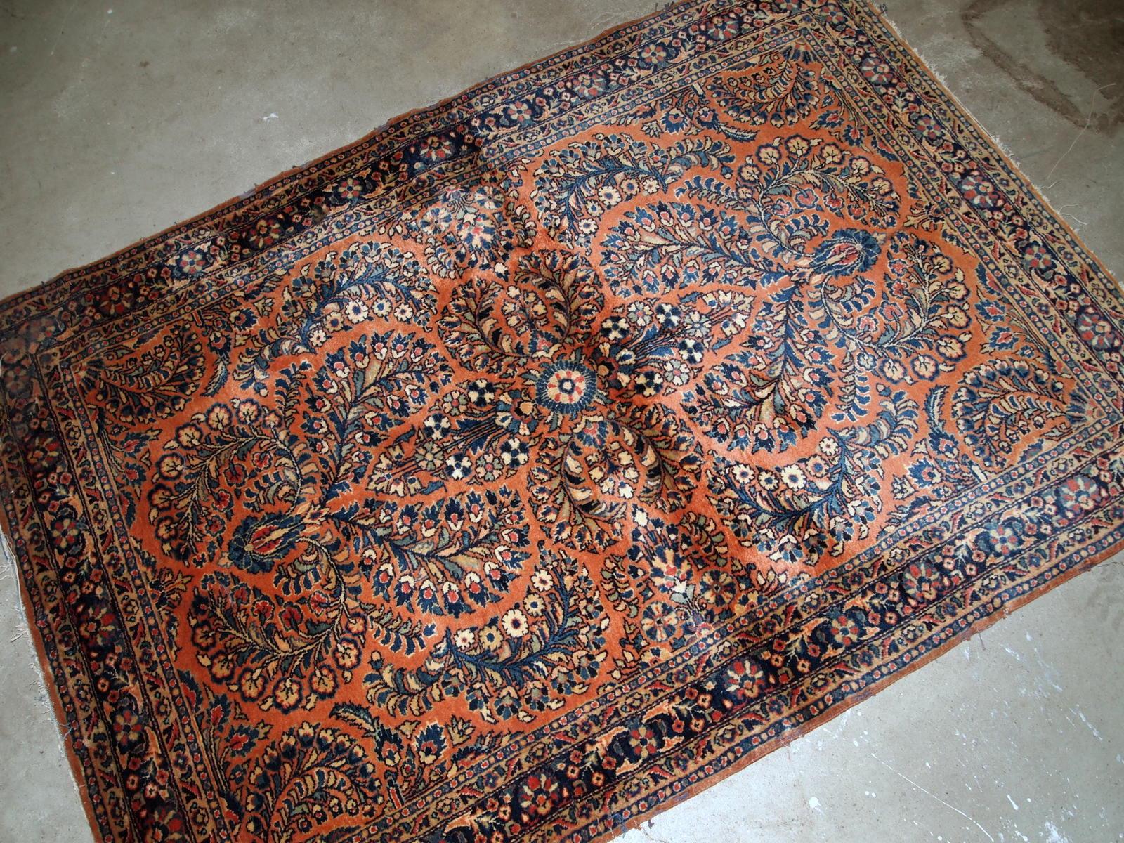 Hand-Knotted Handmade Antique Sarouk Style Rug, 1920s, 1B827 For Sale