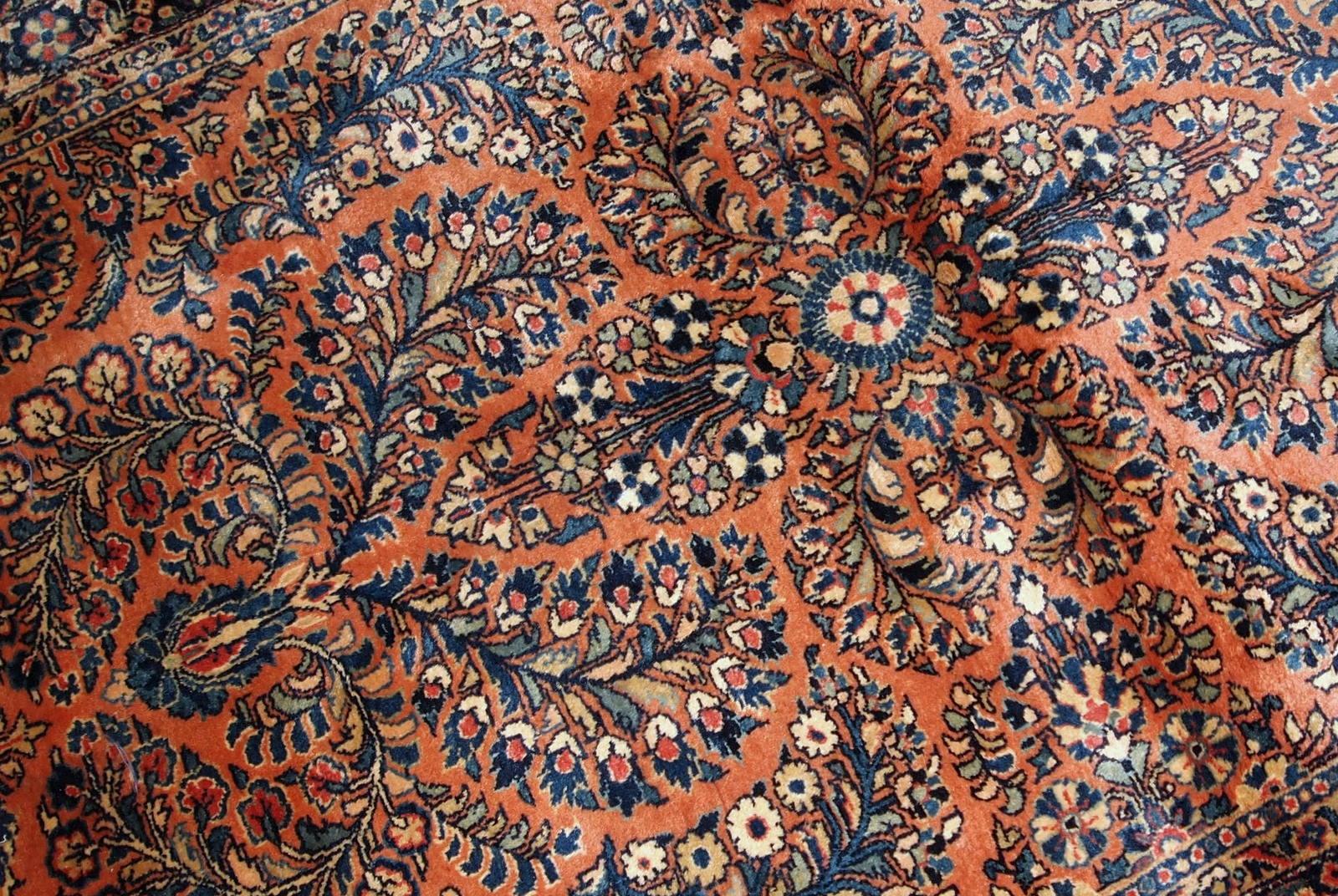 Early 20th Century Handmade Antique Sarouk Style Rug, 1920s, 1B827 For Sale