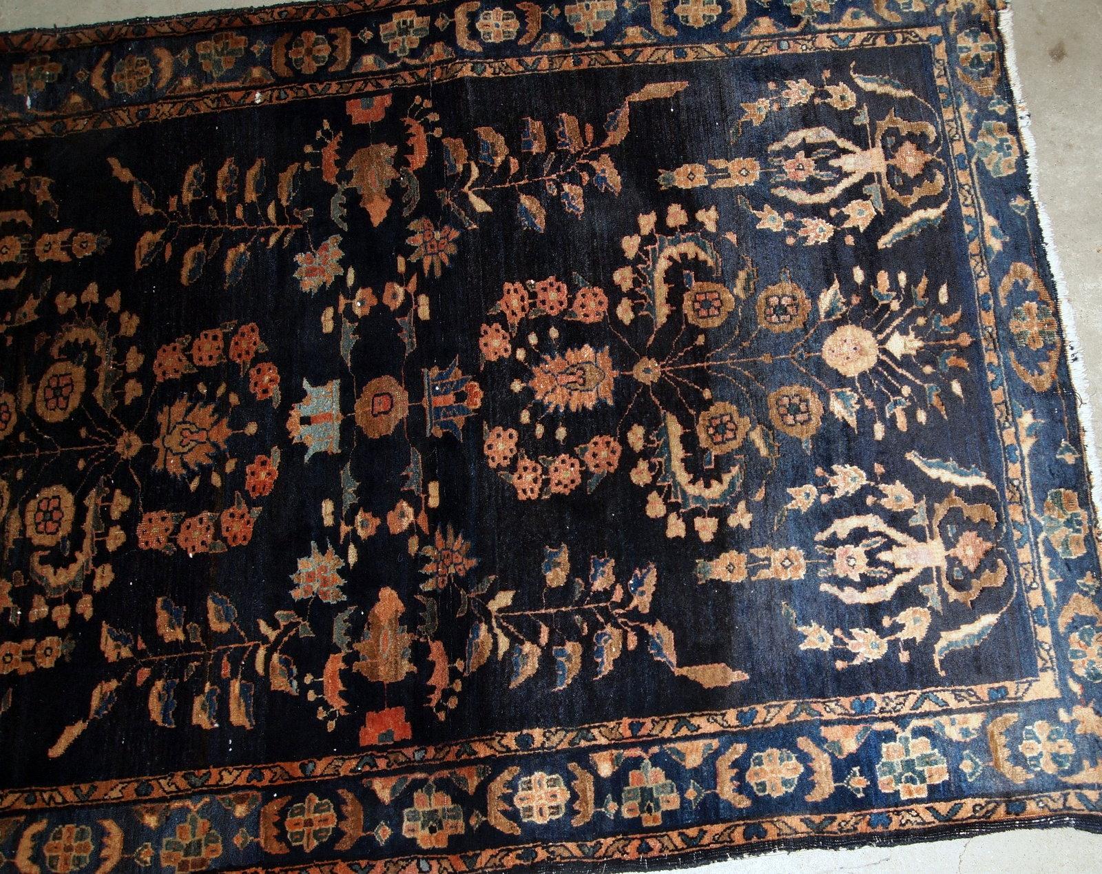 Asian Handmade Antique Sarouk Style Rug, 1920s, 1B828