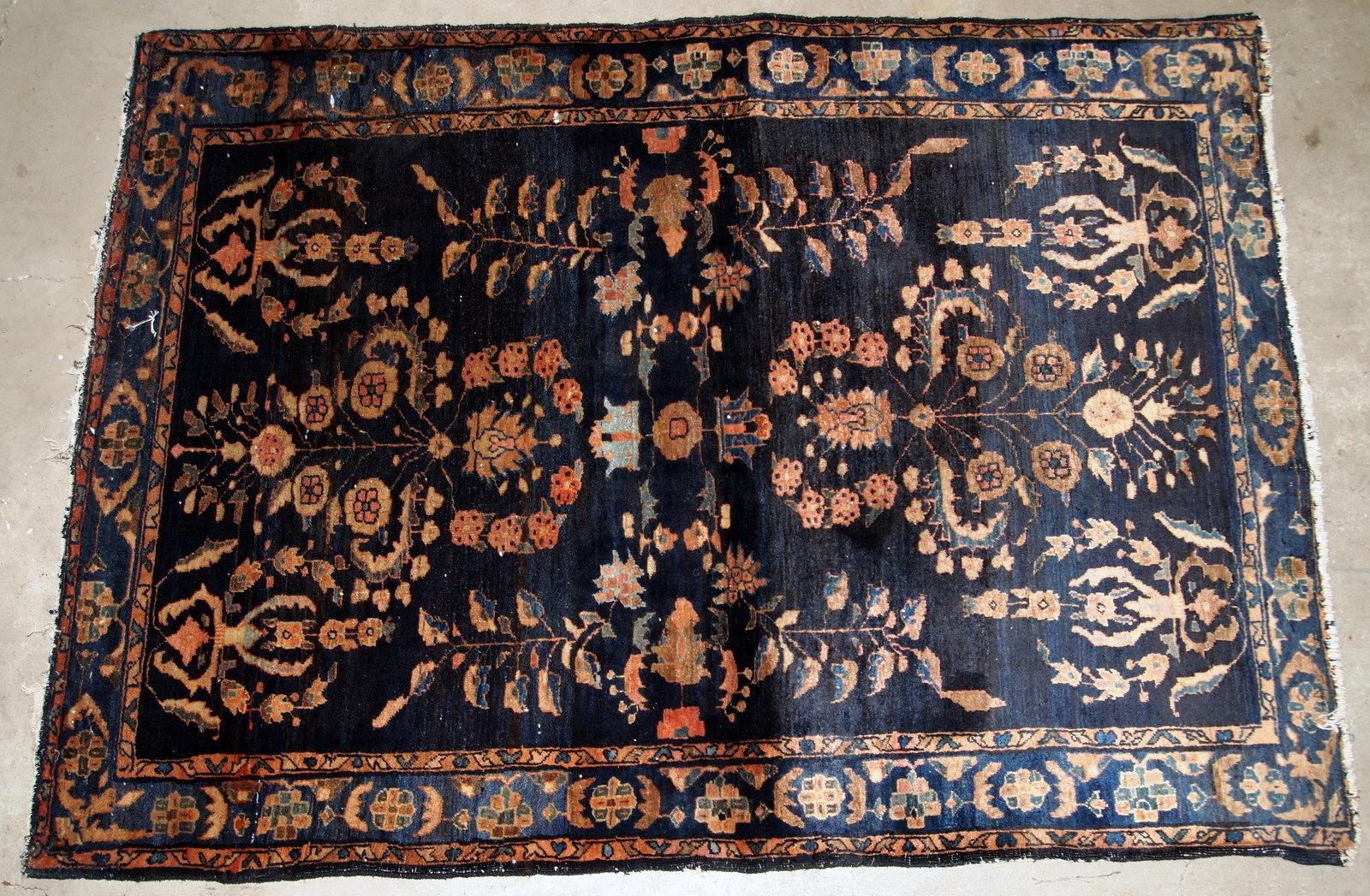 Handmade Antique Sarouk Style Rug, 1920s, 1B828 In Fair Condition In Bordeaux, FR