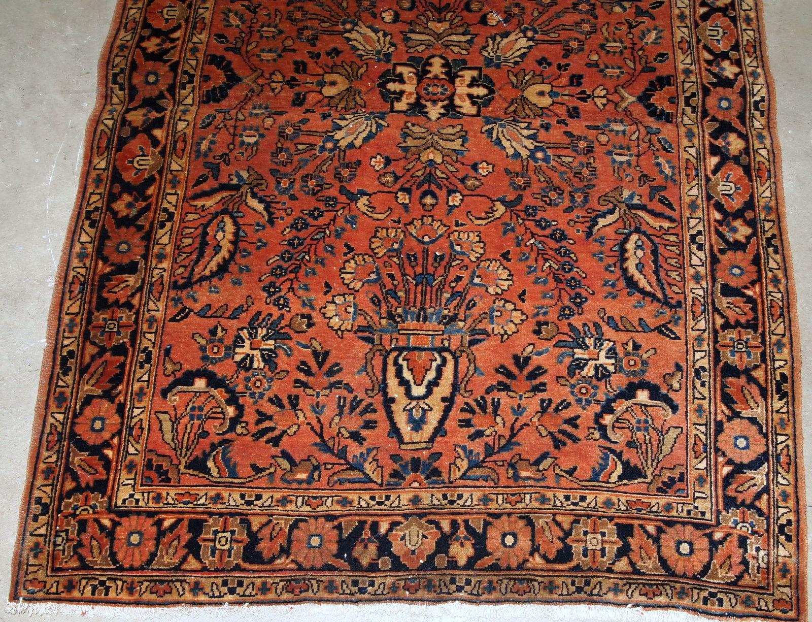 Handmade Antique Sarouk Style Rug, 1920s, 1B834 In Fair Condition For Sale In Bordeaux, FR
