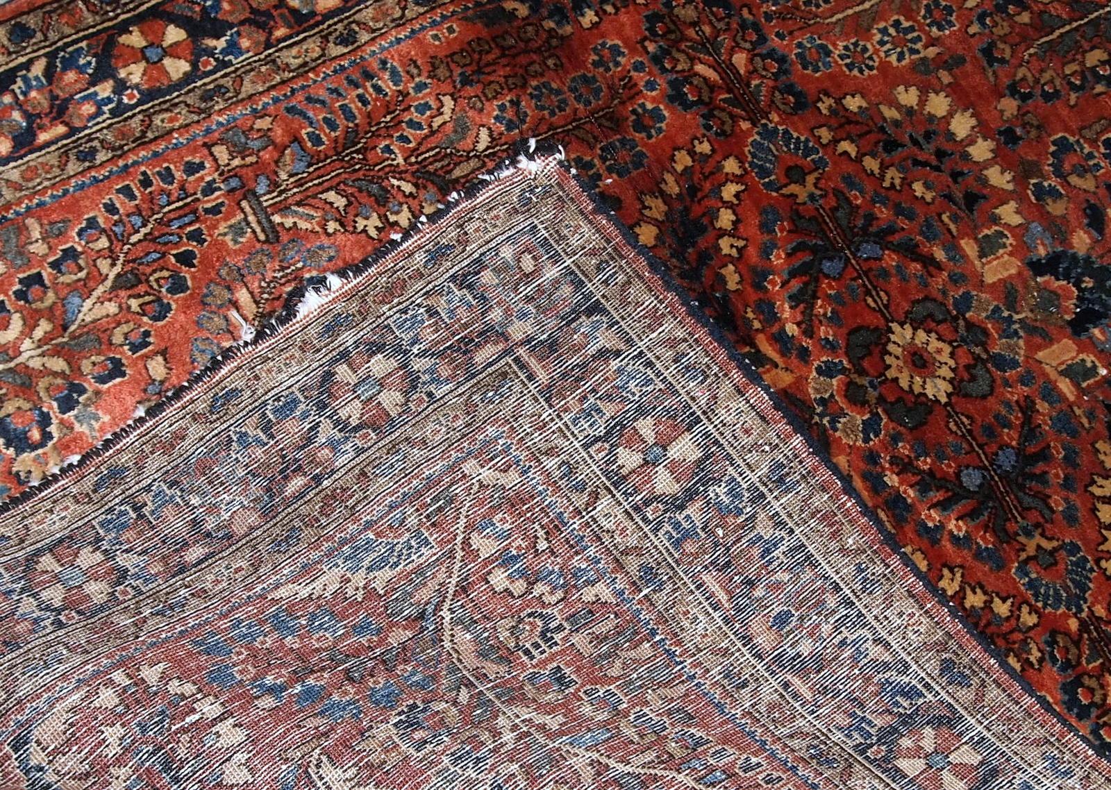Handmade Antique Sarouk Style Rug, 1920s, 1B837 In Good Condition For Sale In Bordeaux, FR