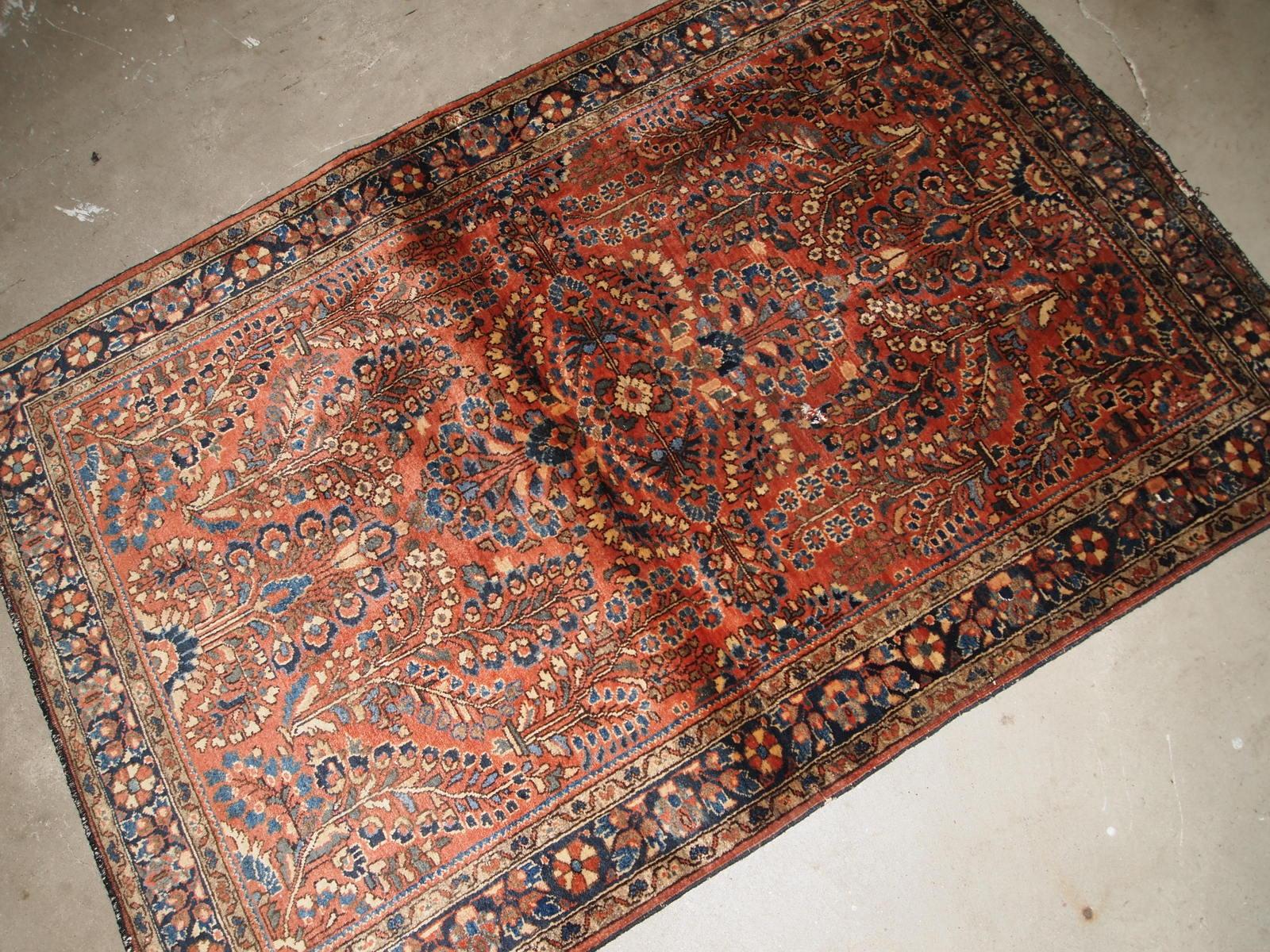 Early 20th Century Handmade Antique Sarouk Style Rug, 1920s, 1B837 For Sale