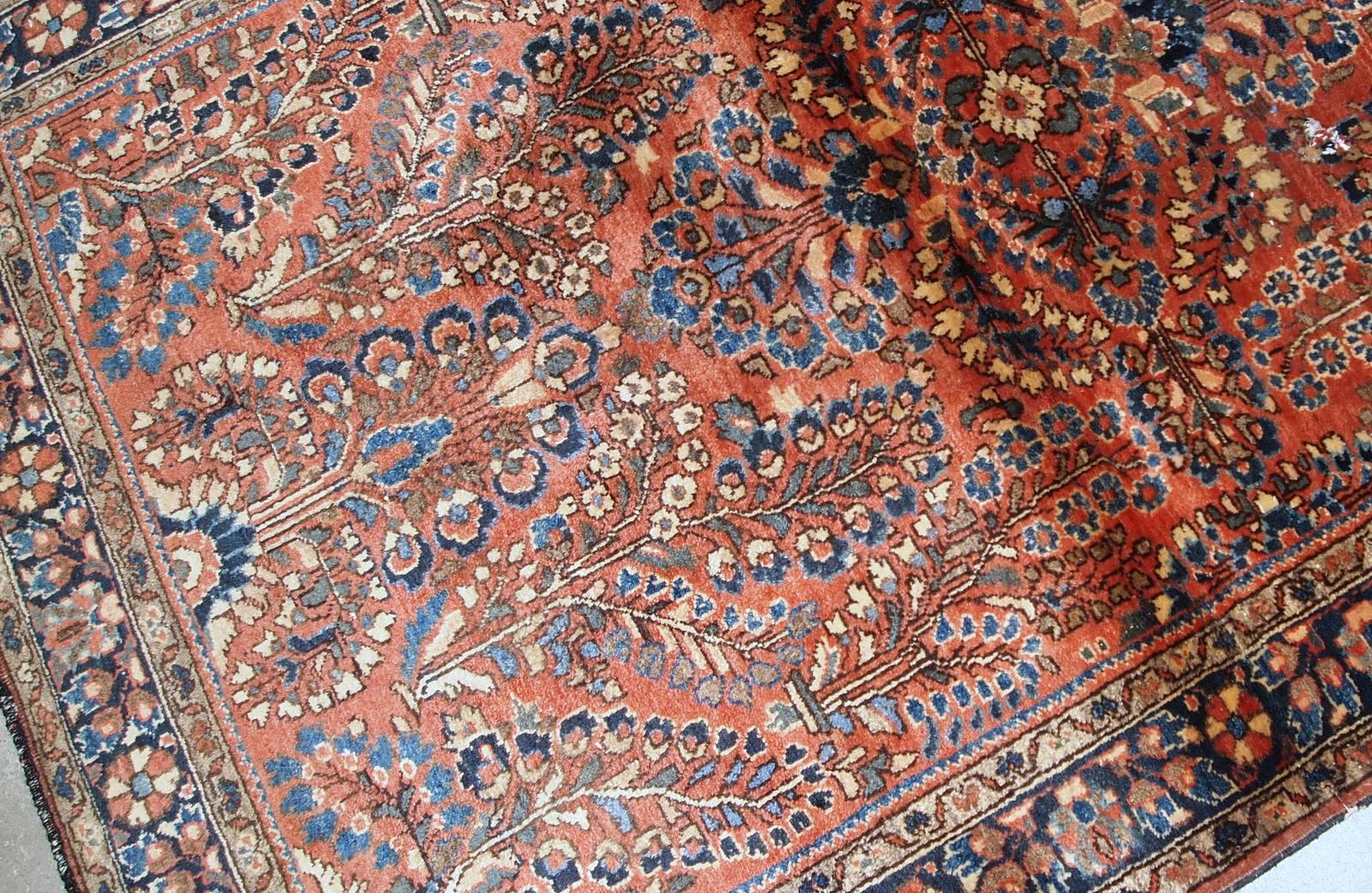 Handmade Antique Sarouk Style Rug, 1920s, 1B837 For Sale 1