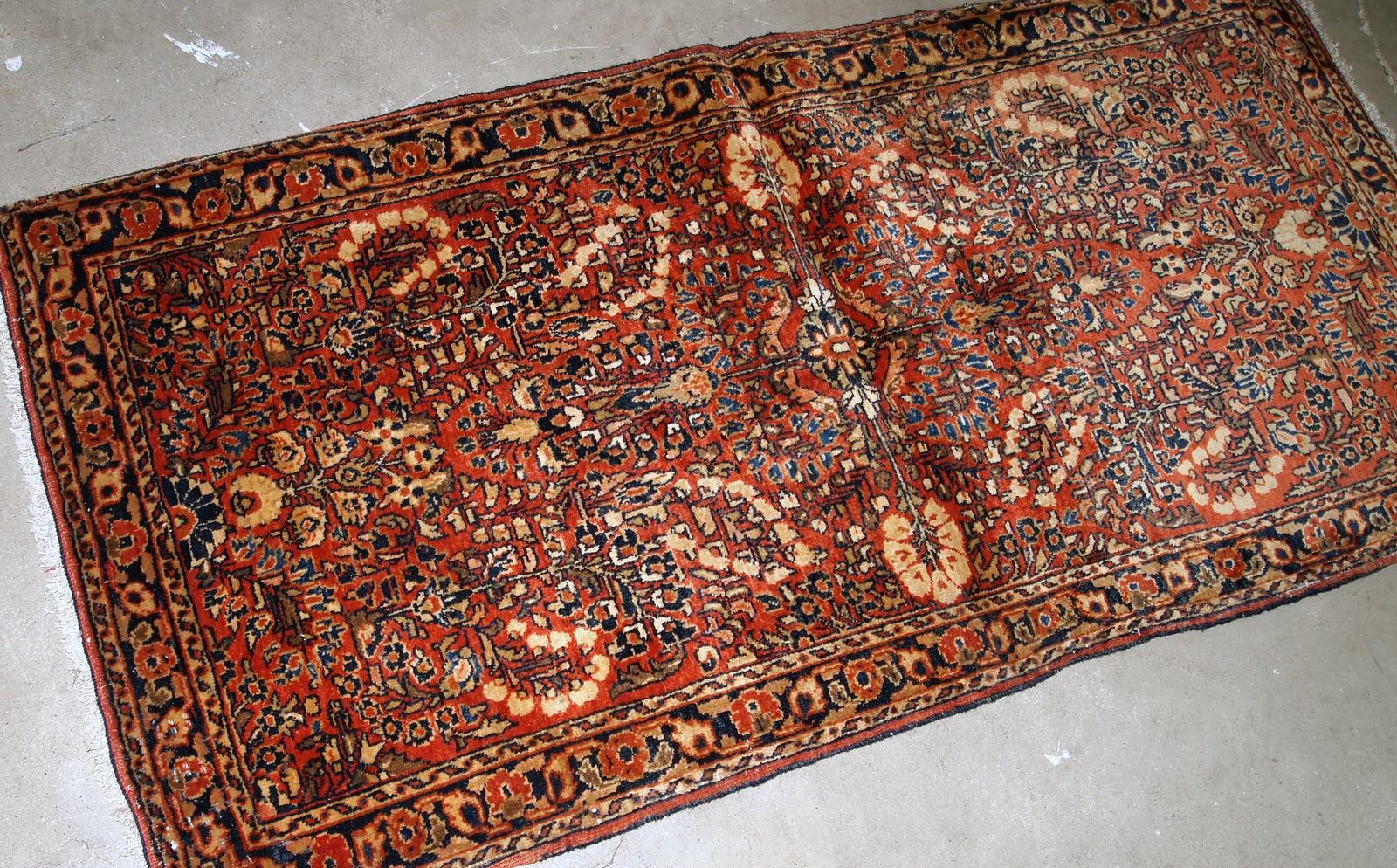 Asian Handmade Antique Sarouk Style Rug, 1920s, 1B841 For Sale