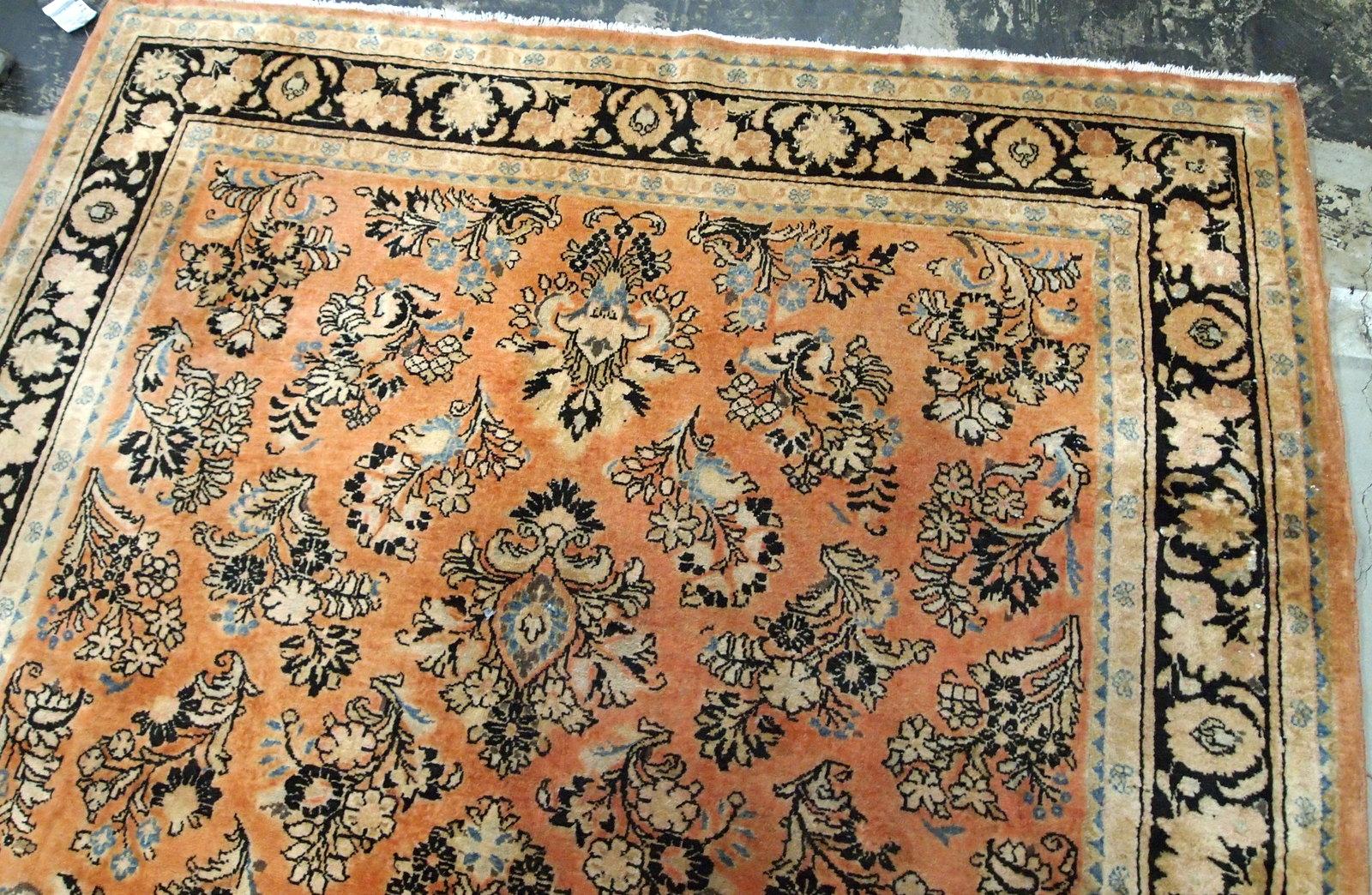 Hand-Knotted Handmade Antique Sarouk Style Rug, 1920s, 1B707 For Sale