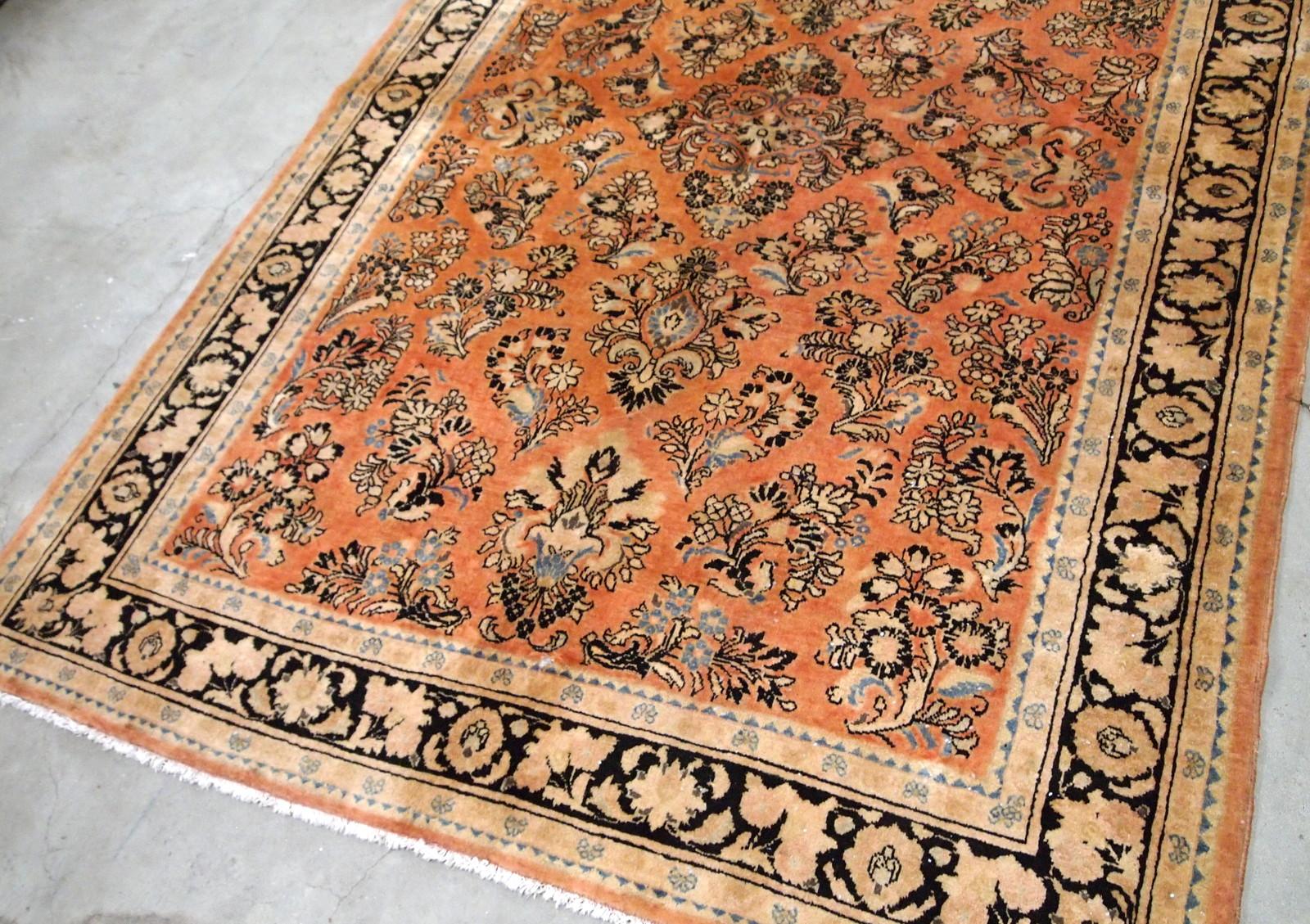 Handmade Antique Sarouk Style Rug, 1920s, 1B707 In Good Condition For Sale In Bordeaux, FR