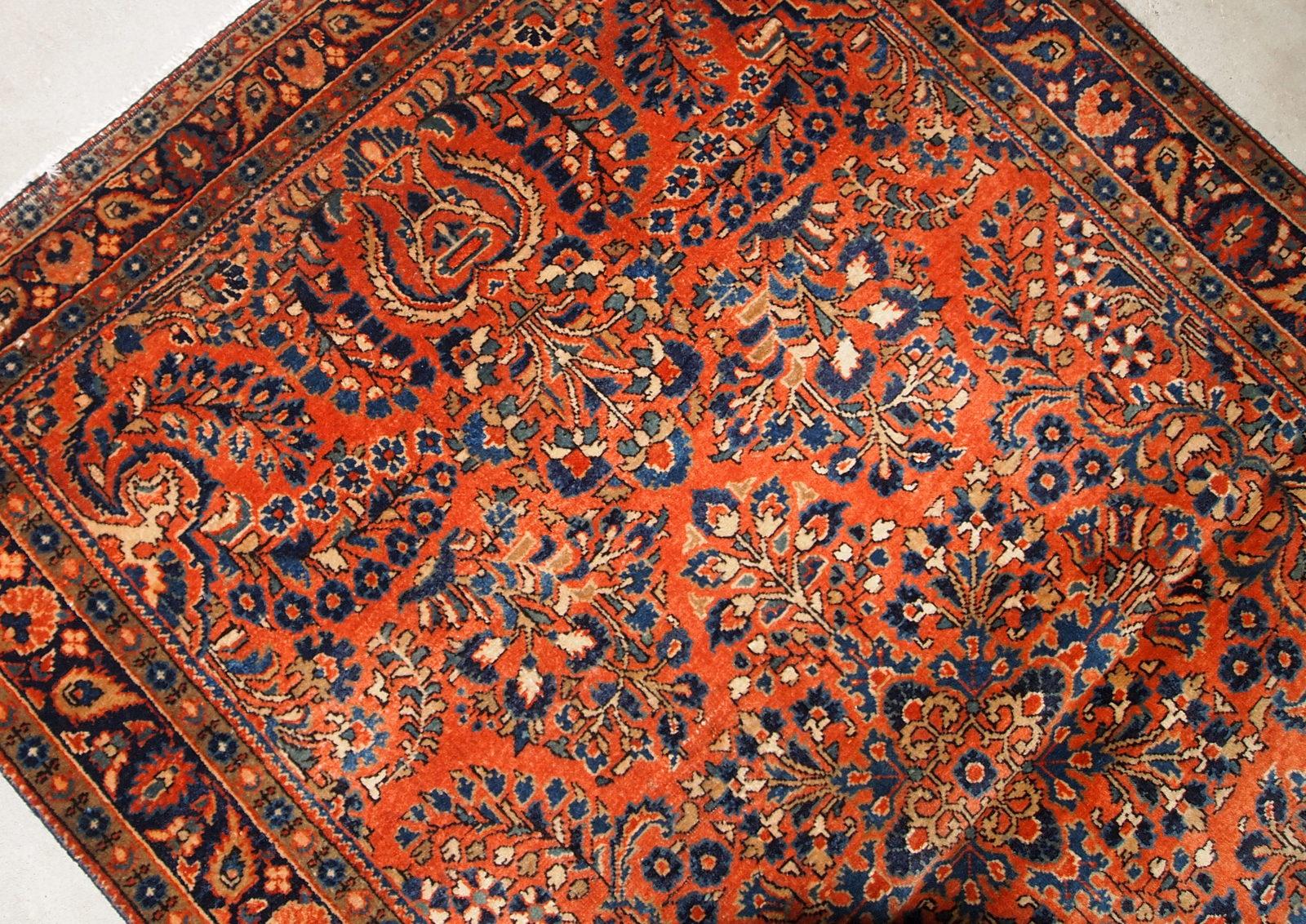 Handmade Antique Sarouk Style Rug, 1920s, 1B695 In Good Condition For Sale In Bordeaux, FR