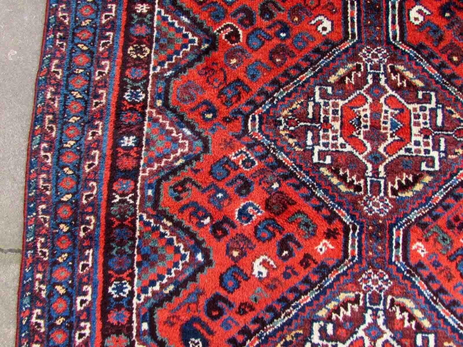 Handmade Antique Shiraz Style Rug, 1910s, 1Q26 For Sale 1