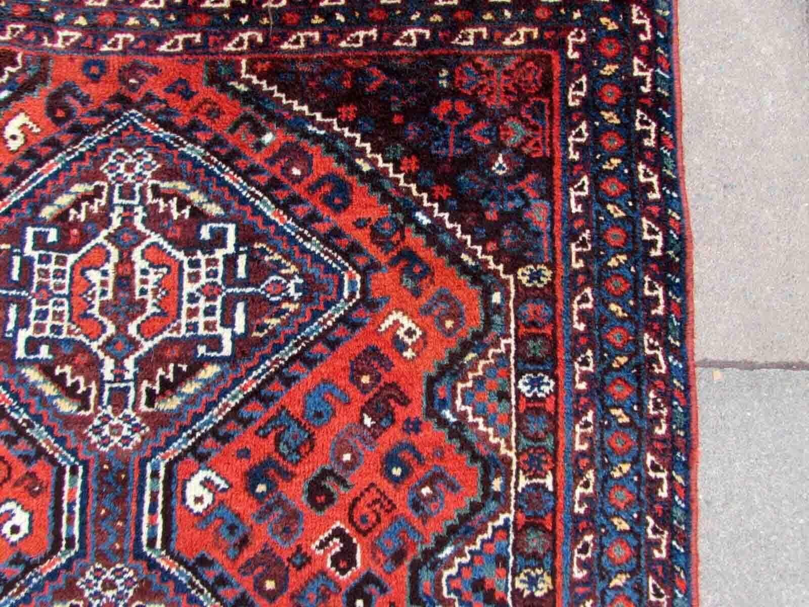 Handmade Antique Shiraz Style Rug, 1910s, 1Q26 For Sale 2