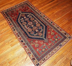 Handmade Antique Shiraz Style Rug, 1920s, 1b223