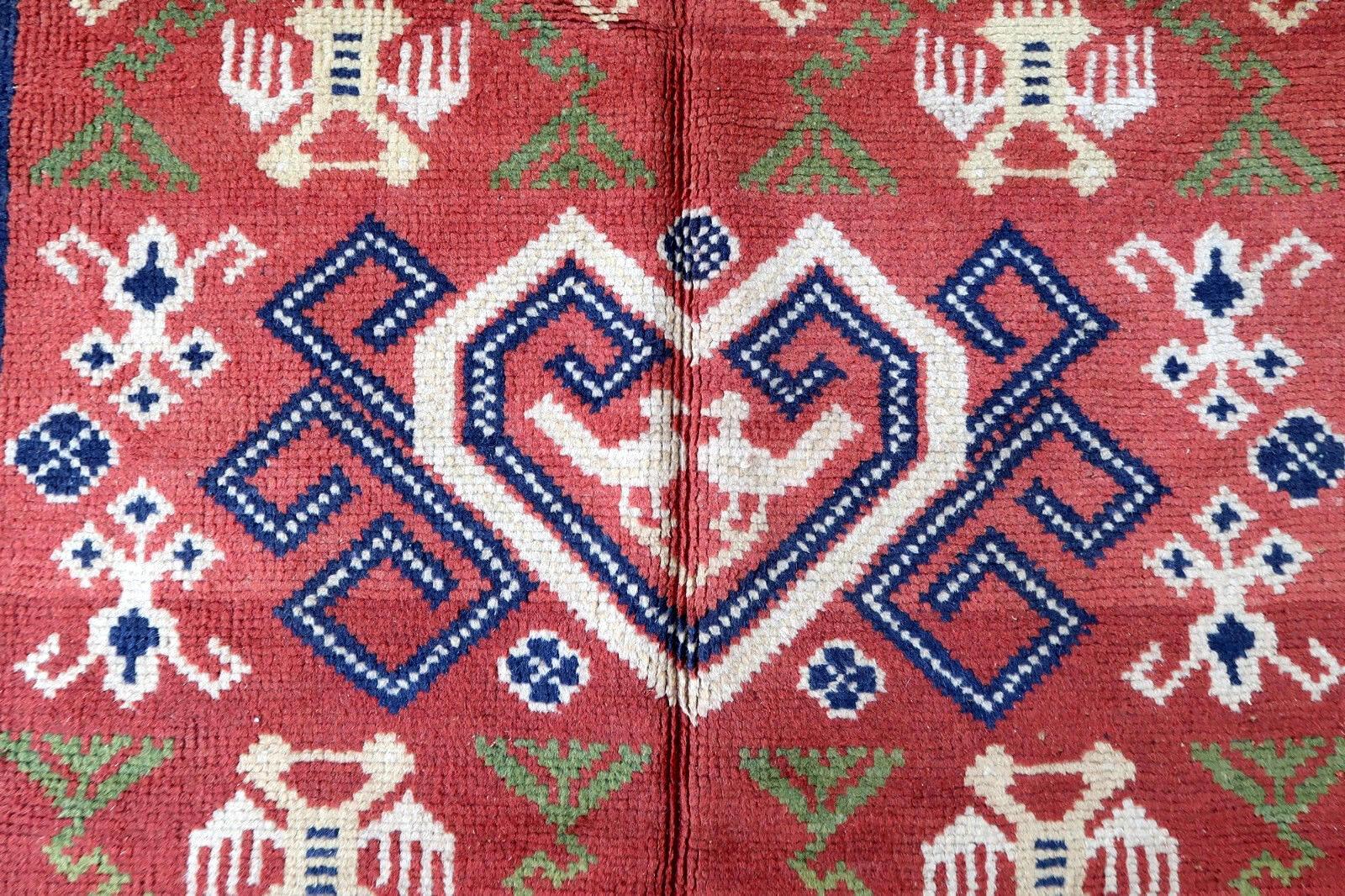 Handmade Antique Spanish Savonnerie Rug, 1930s, 1P55 In Good Condition For Sale In Bordeaux, FR