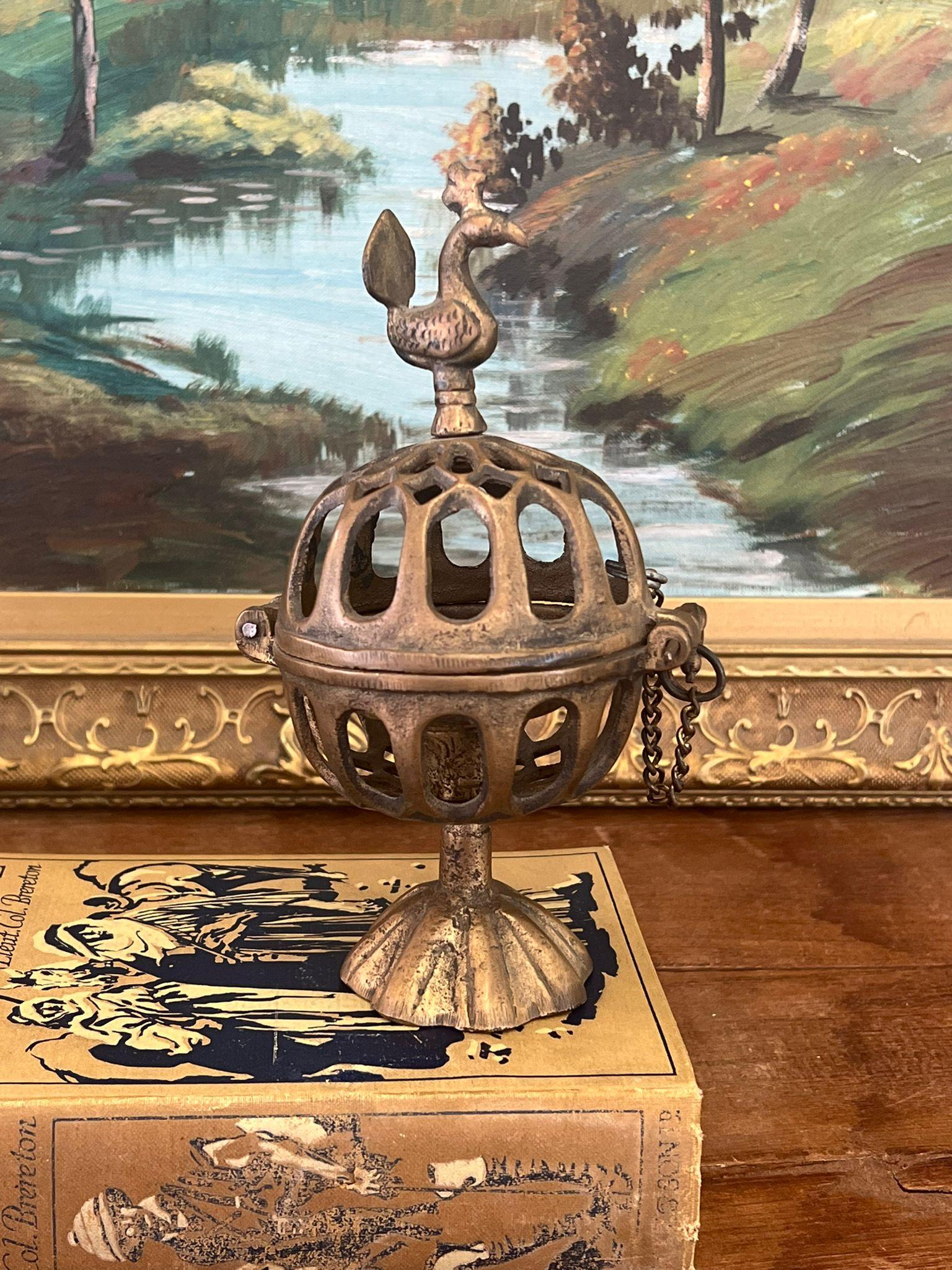 Fin du 20e siècle Porte-bougies à thé en laiton, fait à la main, de style antique, éventuellement décoré. en vente