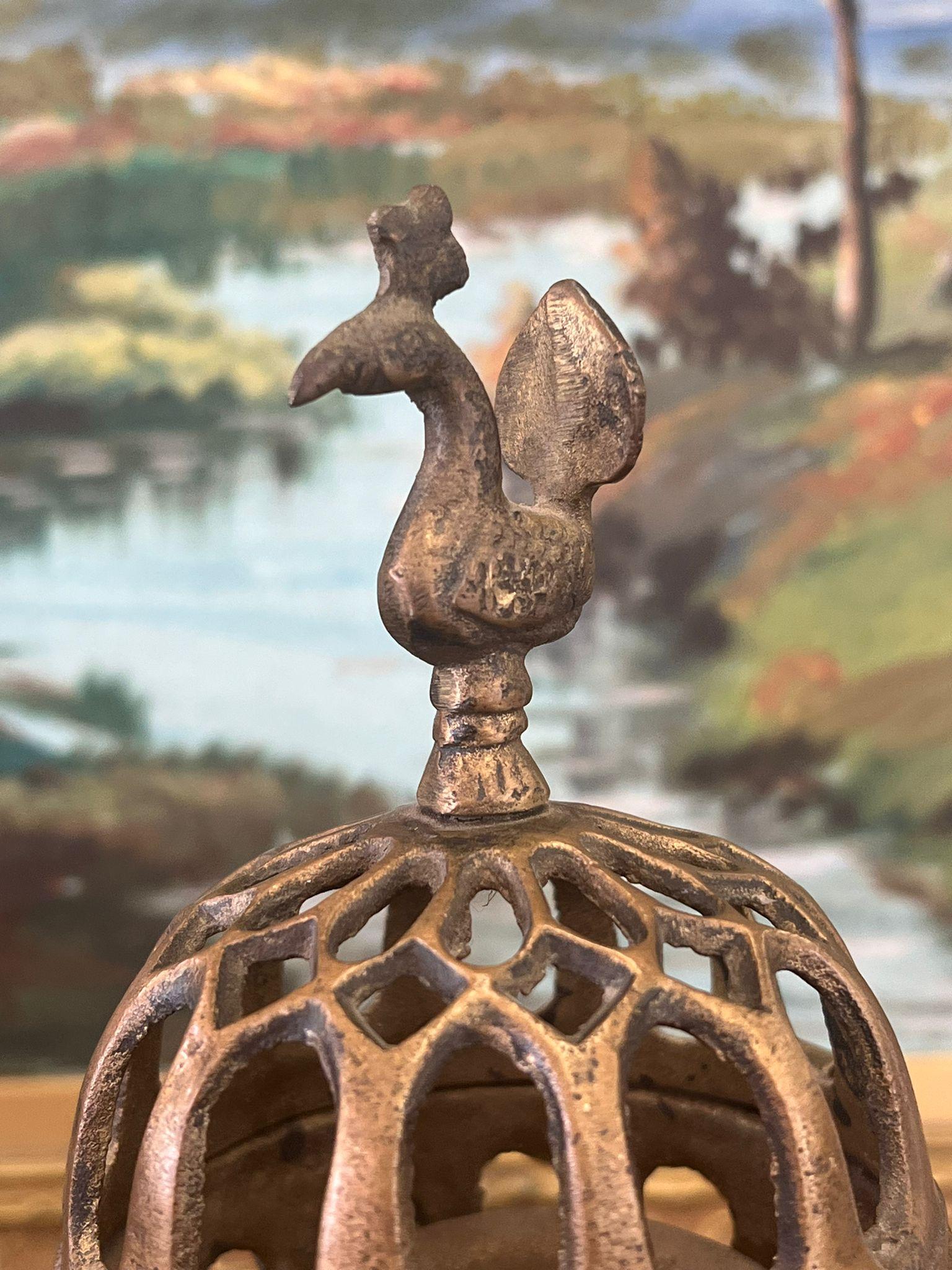 Porte-bougies à thé en laiton, fait à la main, de style antique, éventuellement décoré. en vente 1