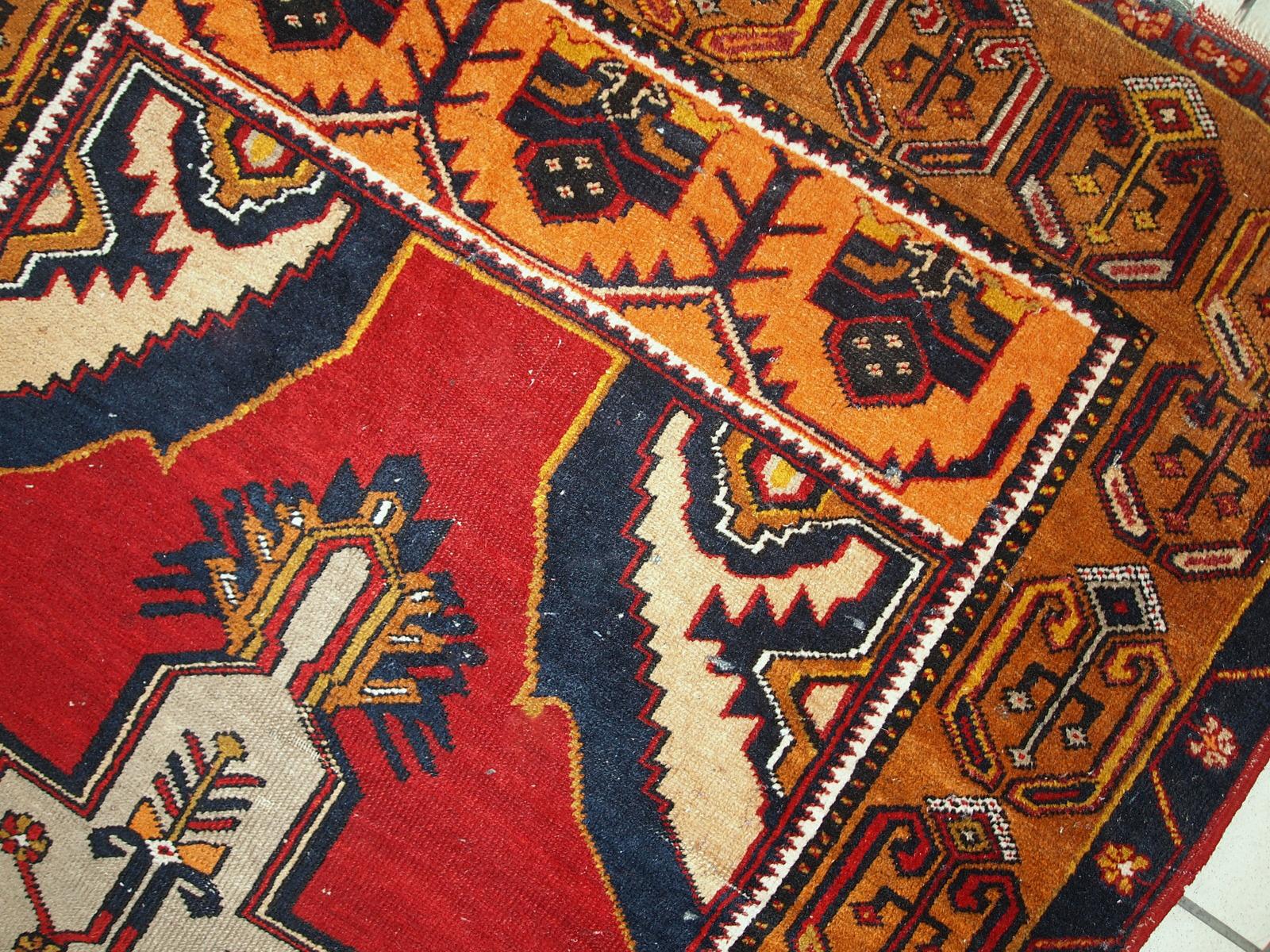 Handmade Antique Turkish Anatolian Rug, 1920s, 1C728 In Distressed Condition For Sale In Bordeaux, FR