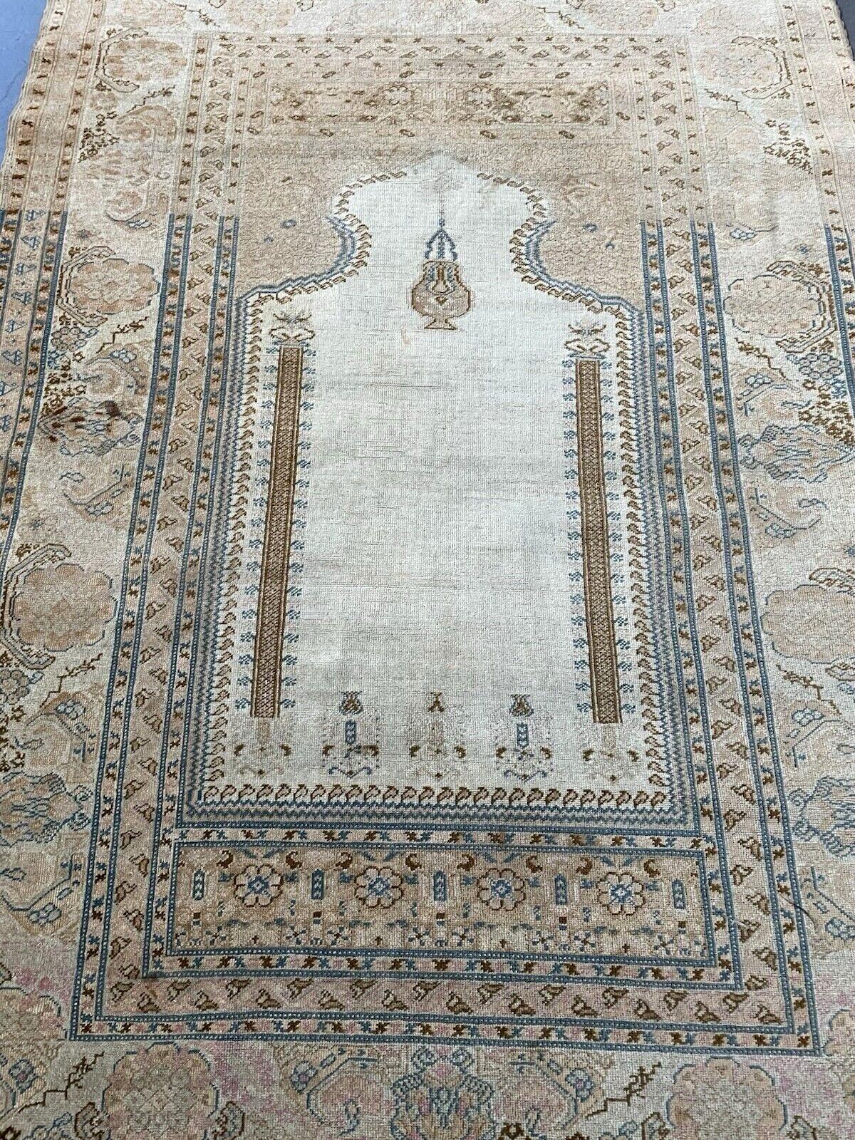 Tapis de prière Ghurdes turc ancien fait main 4.3' x 6', 1880s - 1N98 en vente 5
