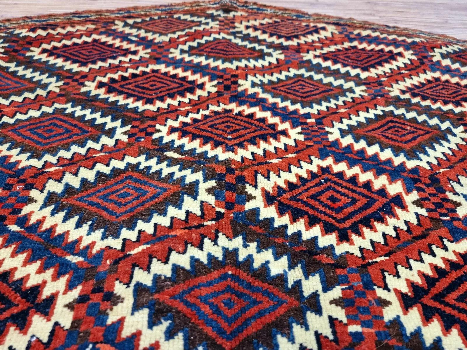 Tapis Asmalik turc ancien de collection fait à la main de 2,5' x 3,8' 1900s - 1D201 en vente 1
