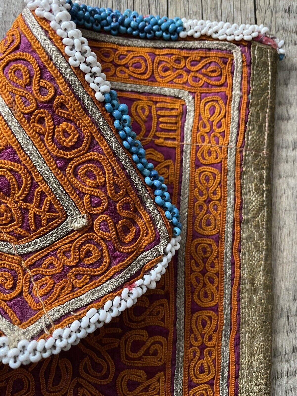 Early 20th Century Handmade Antique Uzbek Suzani Collectible Bag 8