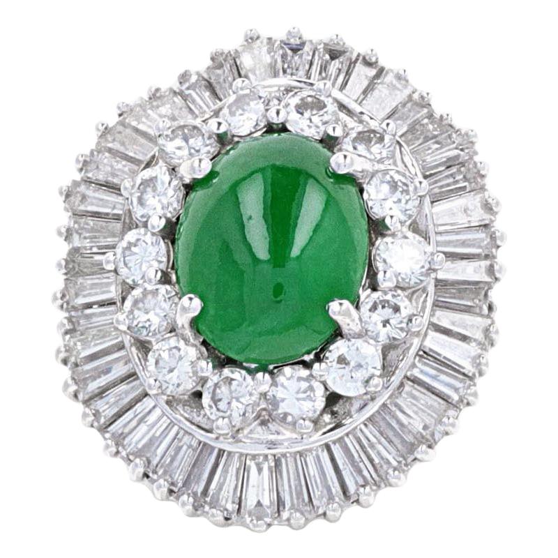 Bague cocktail en or blanc ancien de 3,25 carats, jade et diamants de 1,25 carat, faite à la main.  en vente