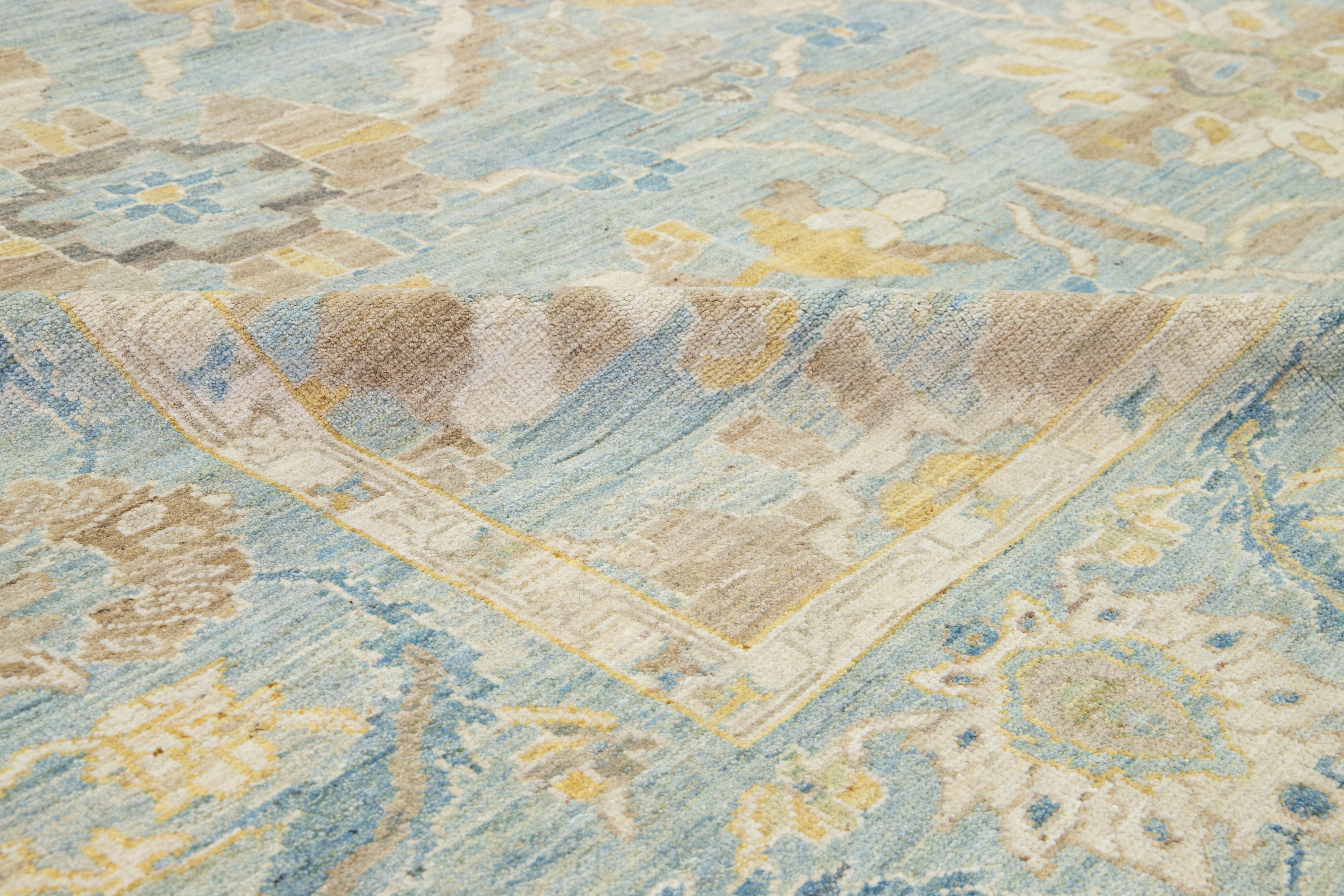 Tappeto contemporaneo in lana blu Sultanabad Rugs fatto a mano da Apadana con design floreale in vendita 2