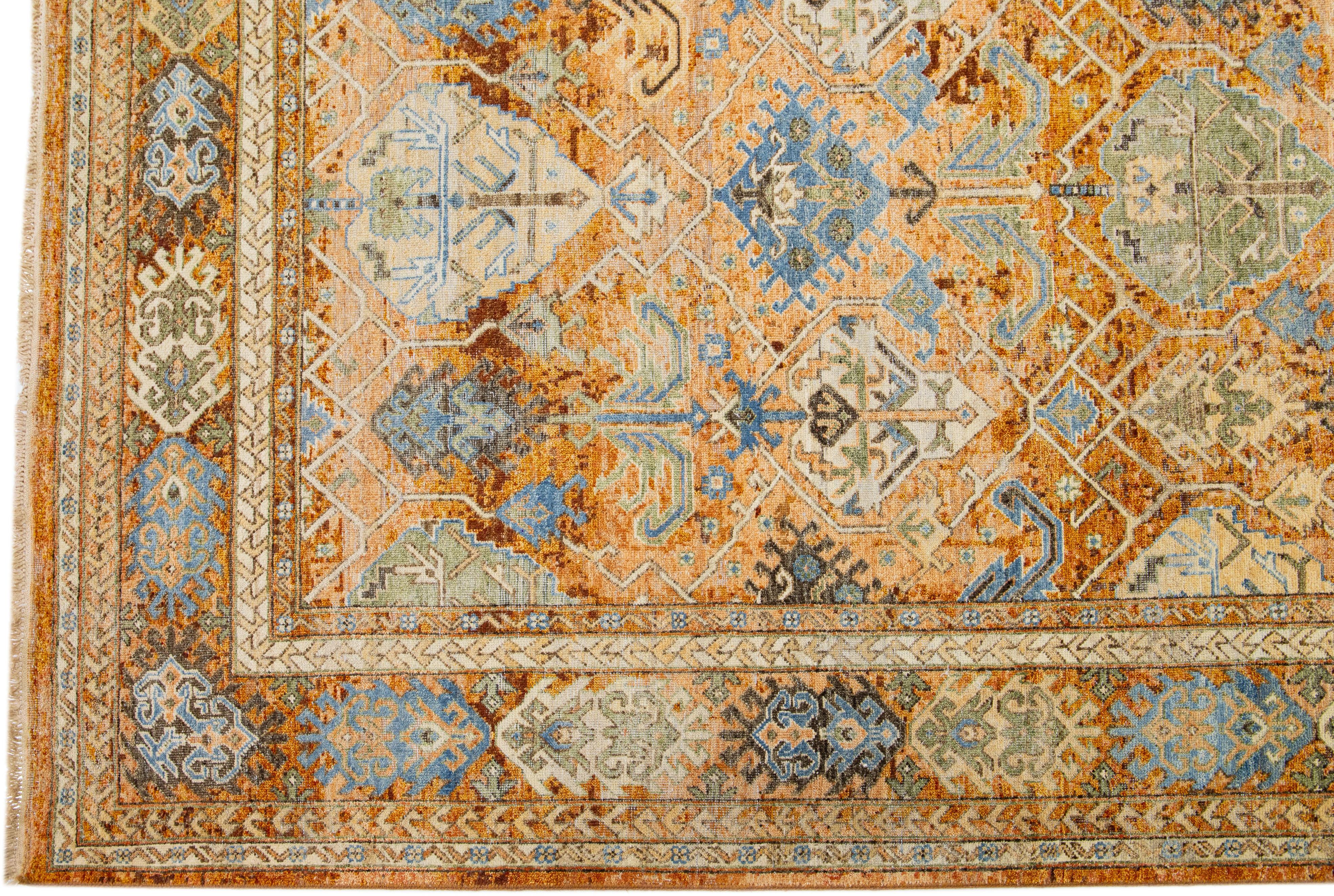 Handgefertigter Apadana-Wollteppich im persischen Täbris-Stil mit Allover-Design in Orange (Handgeknüpft) im Angebot