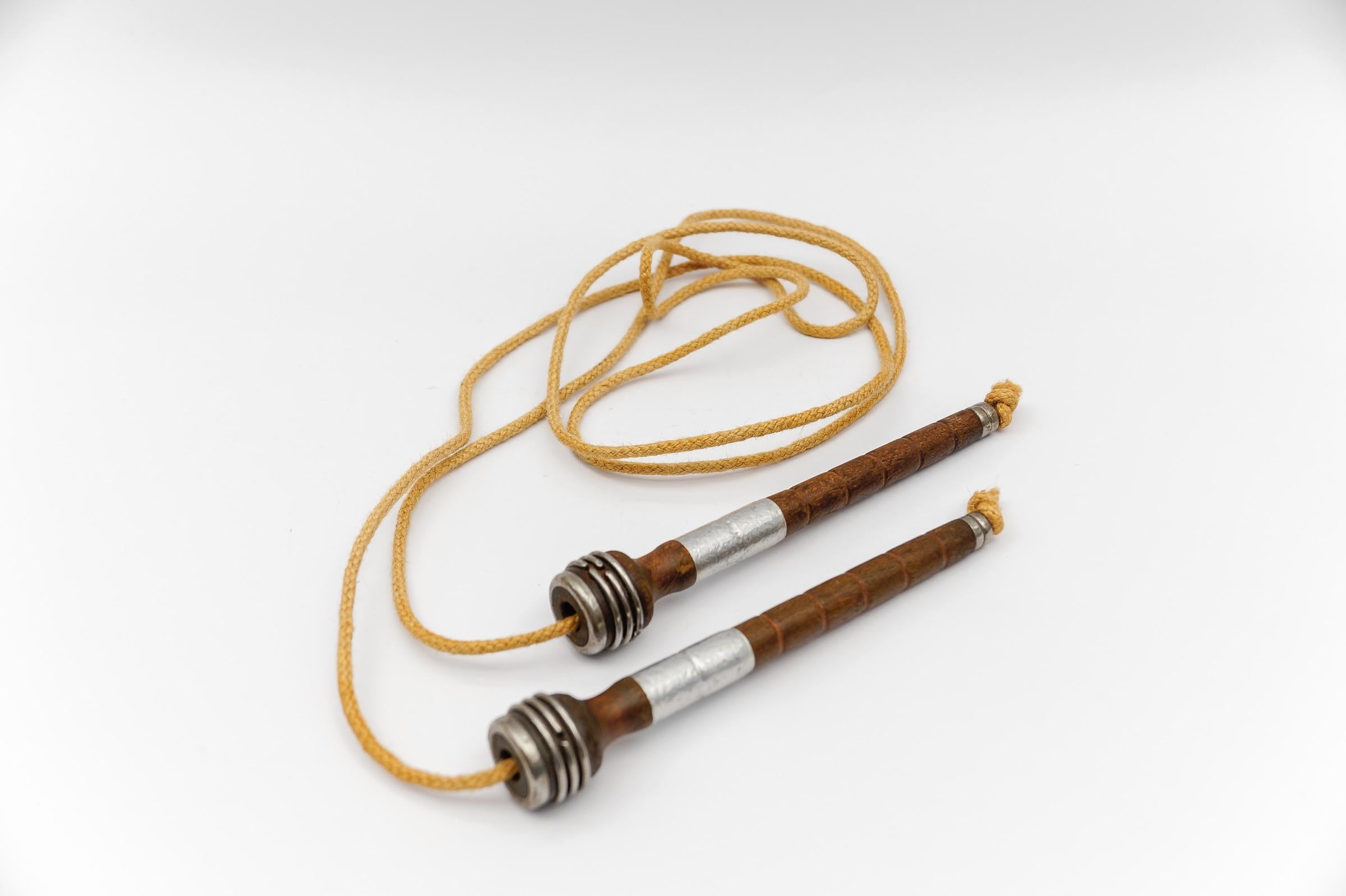 Handmade Art Deco Jumping Rope made of Wood, Jute Cord and Aluminium, 1930s For Sale 1