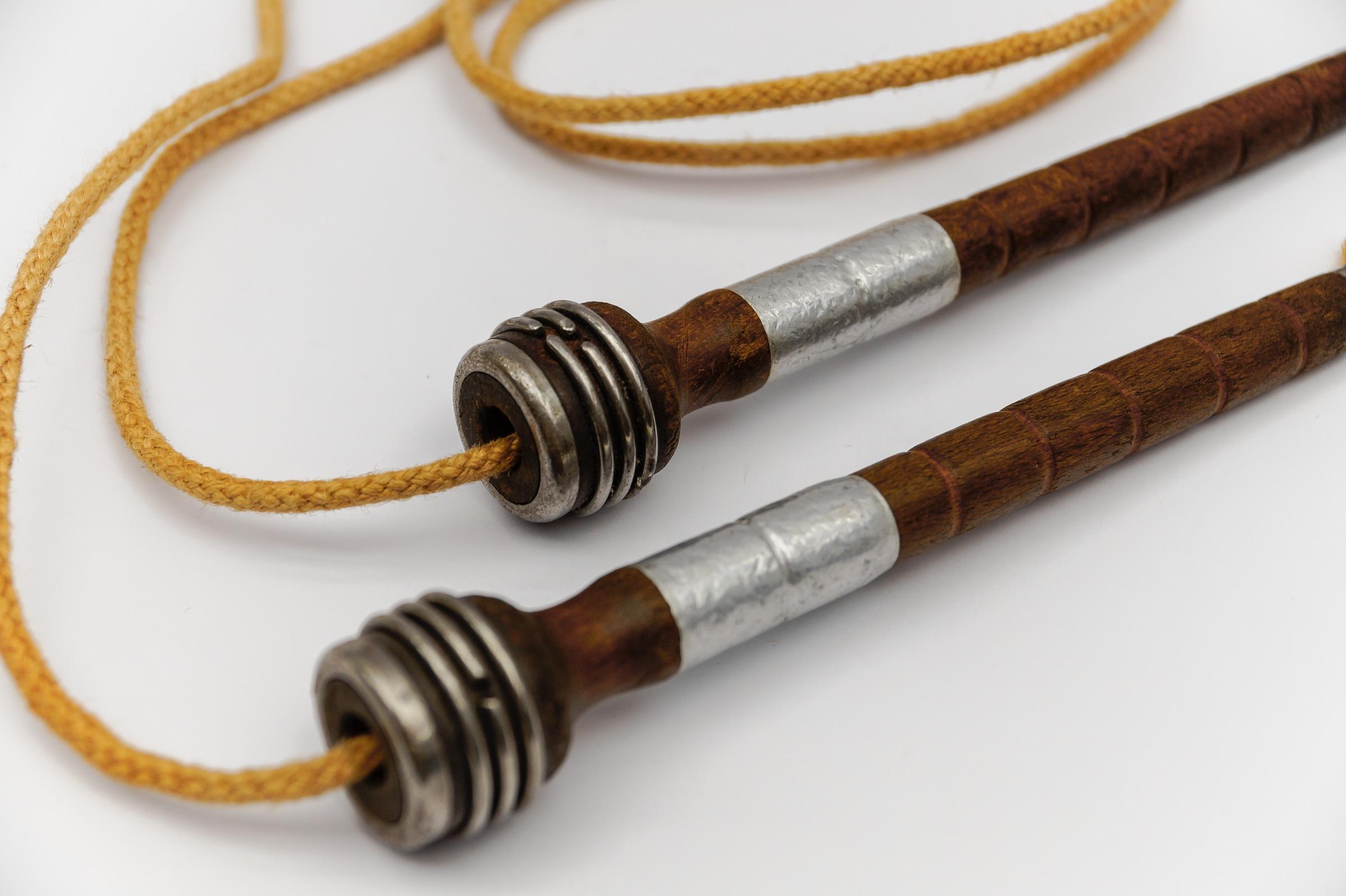 Handmade Art Deco Jumping Rope made of Wood, Jute Cord and Aluminium, 1930s For Sale 2