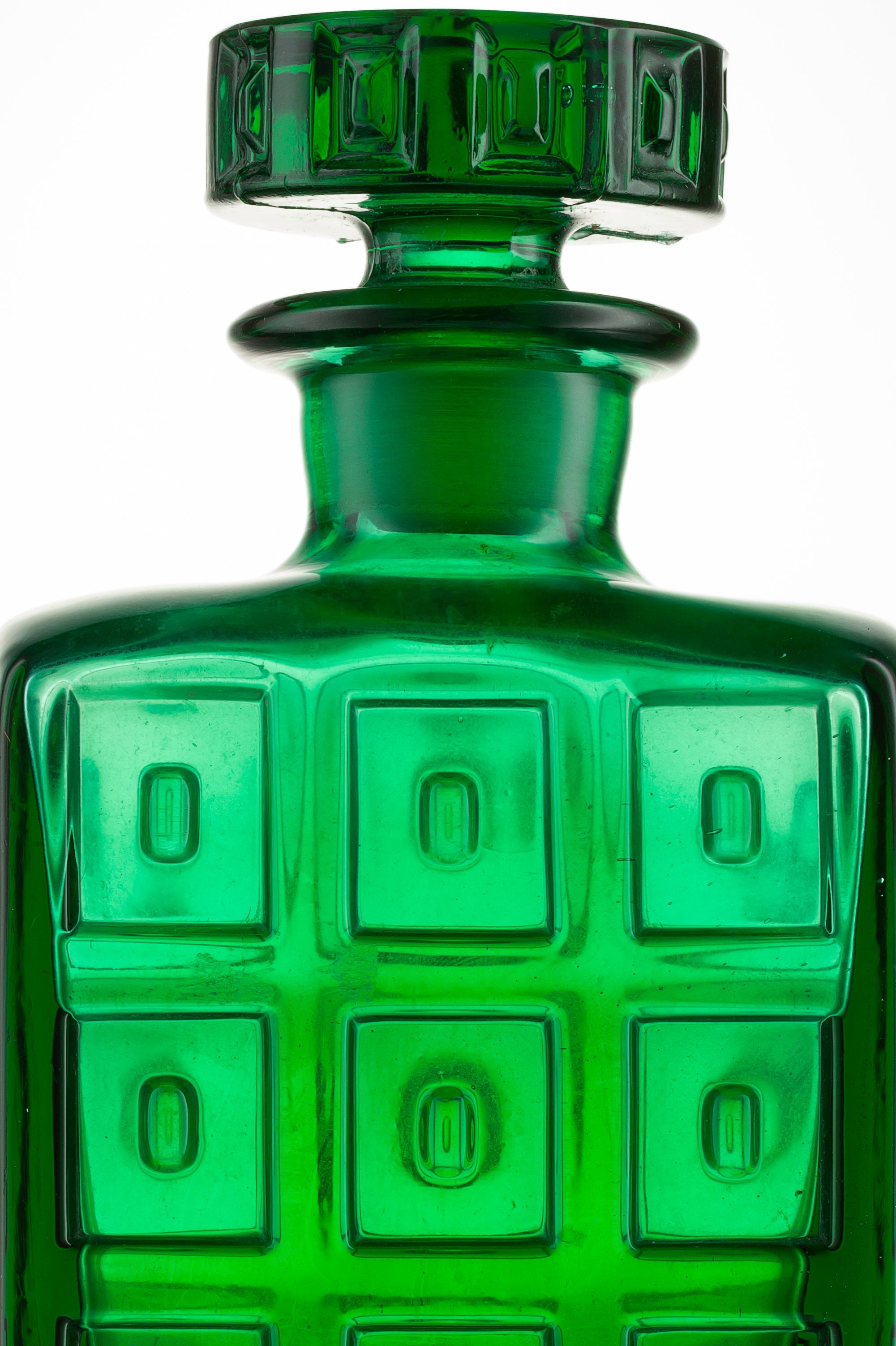 Scandinavian Modern Handmade Art Glass Whisky Decanter in Emerald Green with Impressed Pattern For Sale