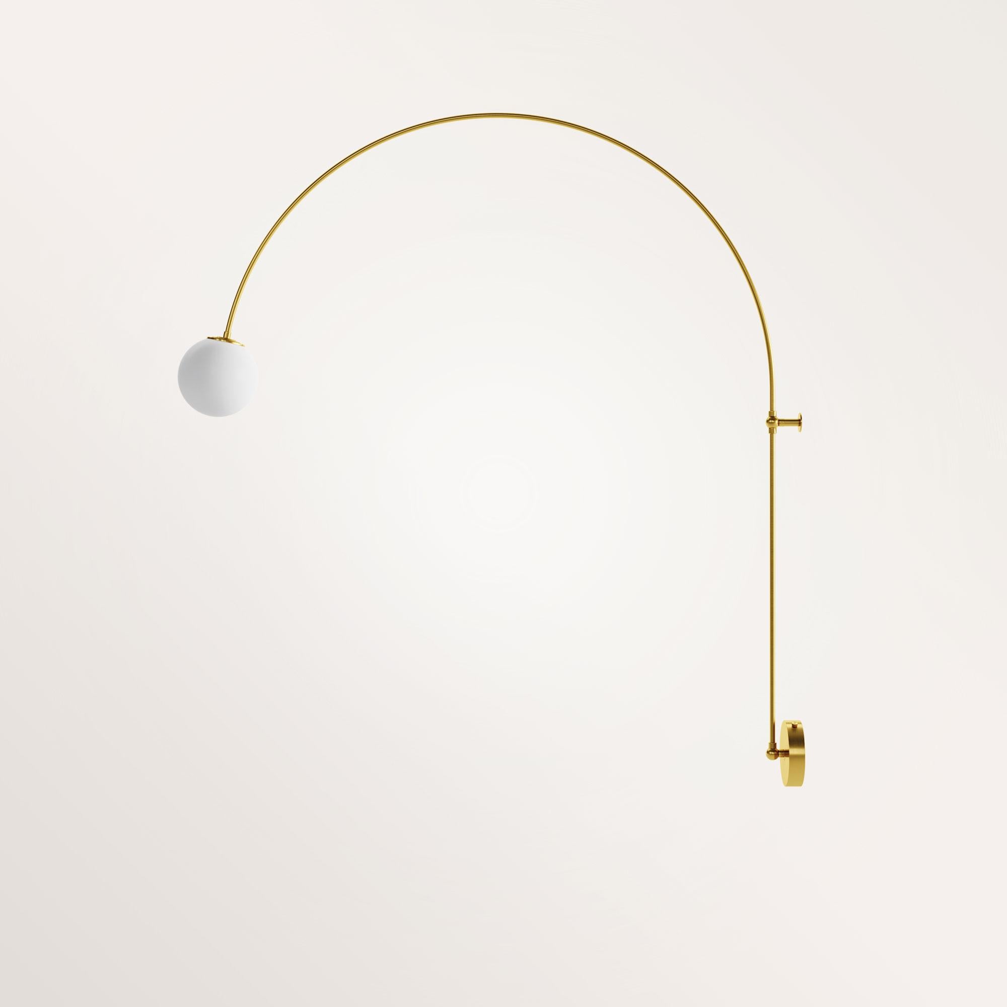 Lámpara de pared Artemis hecha a mano por Gobo Lights
Dimensiones: P 12 x An 90 x Al 120 cm
Materiales: Latón, Opalina.
Peso: 0,35 Kg.

Esta lámpara tiene la forma del arco utilizado por Artemisa, la diosa de la caza.

Autodidacta y procedente del